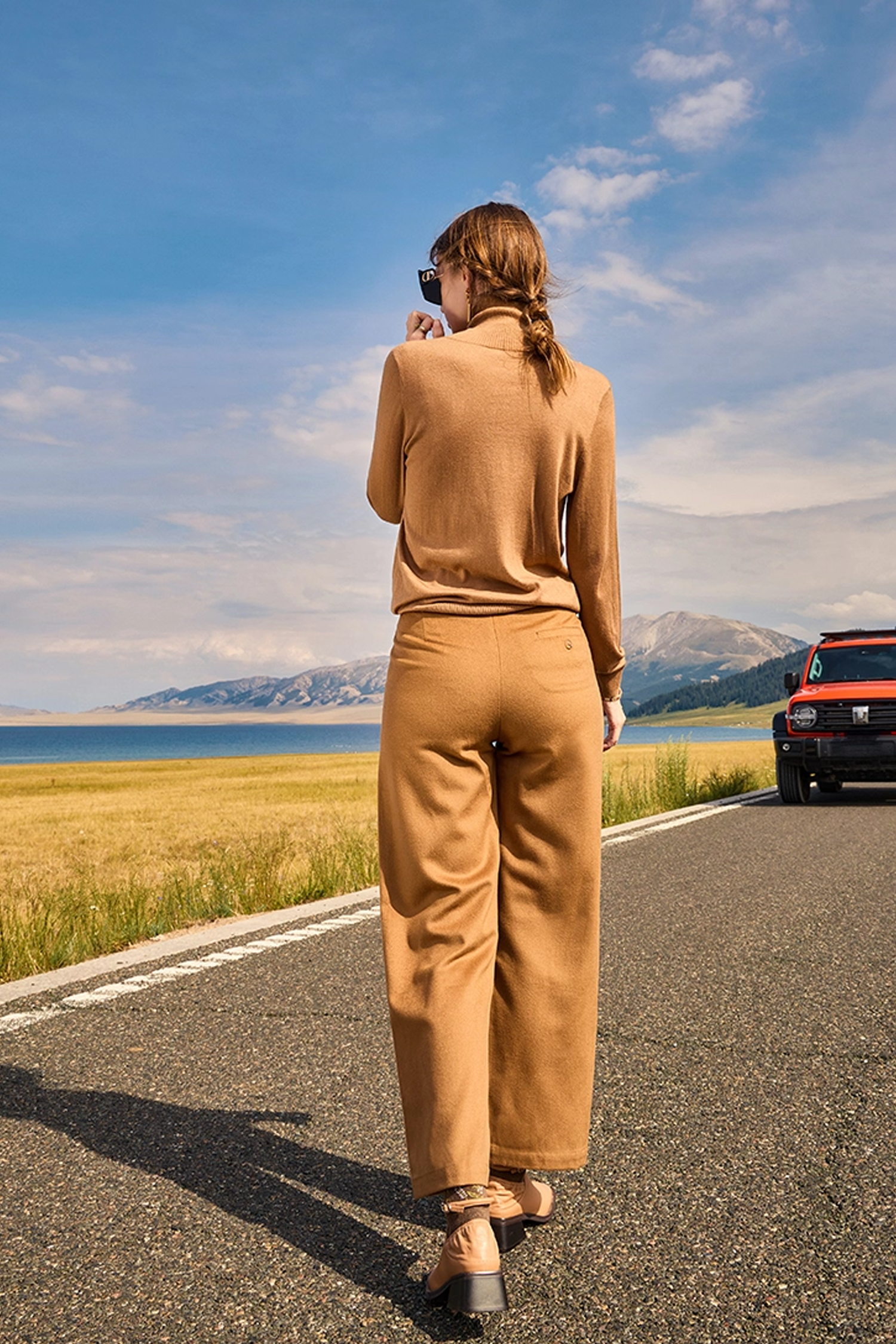 KAMILAN Short-sleeved high-neck sweater top for women in 2025 autumn-winter collection. Knitted top with long sleeves as a base layer.