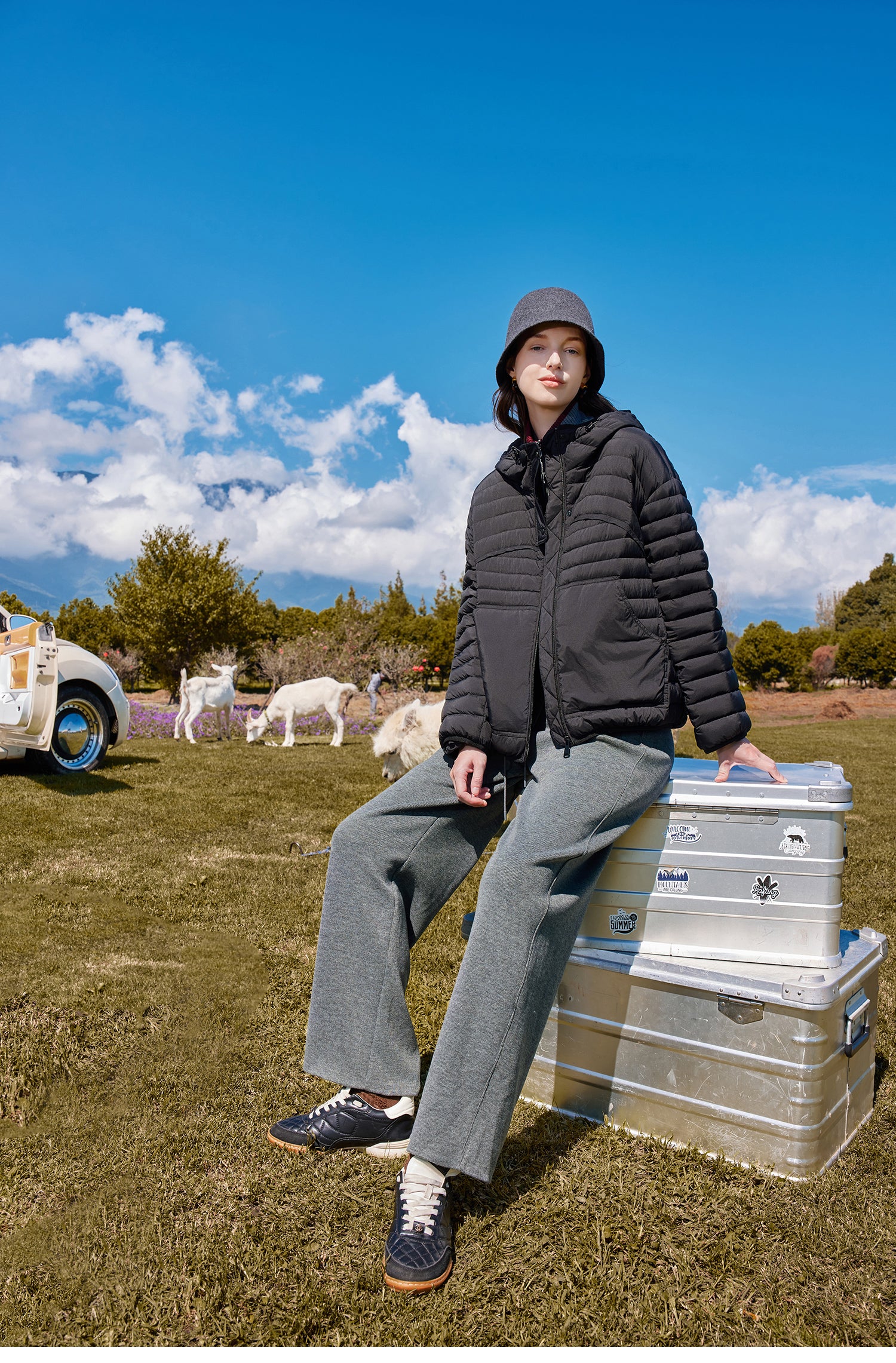 KAMILAN Women's Black Hooded Patchwork Short Down Jacket 2025 Winter New White Duck Down Warm Coat