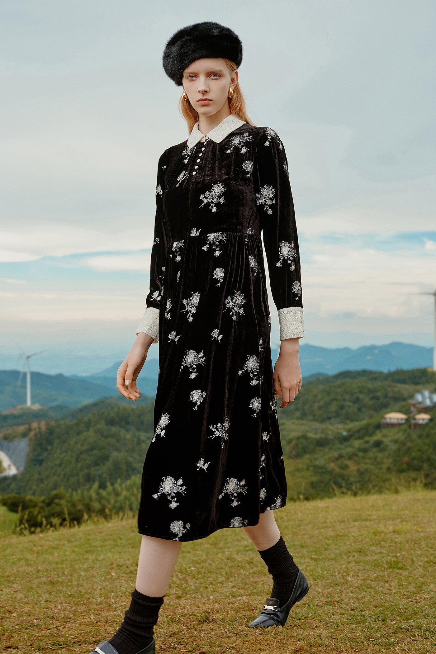 KAMILAN French-Style Embroidered Midi Dress – 2025 Fall/Winter New Contrast Collar A-Line Dress for Women