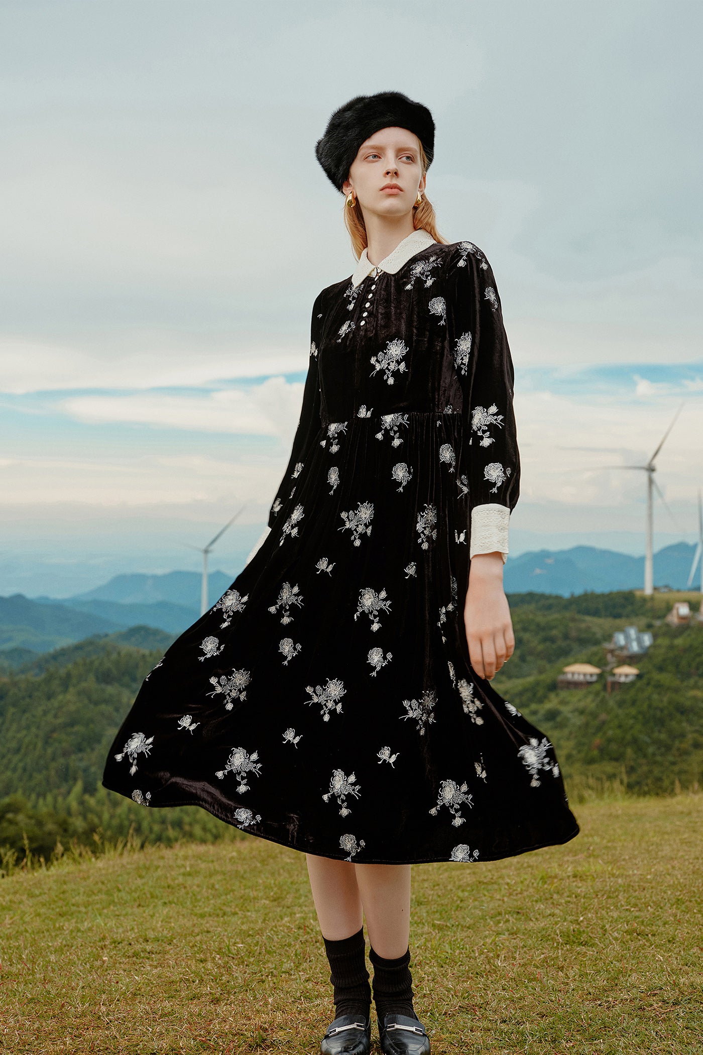 KAMILAN French-Style Embroidered Midi Dress – 2025 Fall/Winter New Contrast Collar A-Line Dress for Women