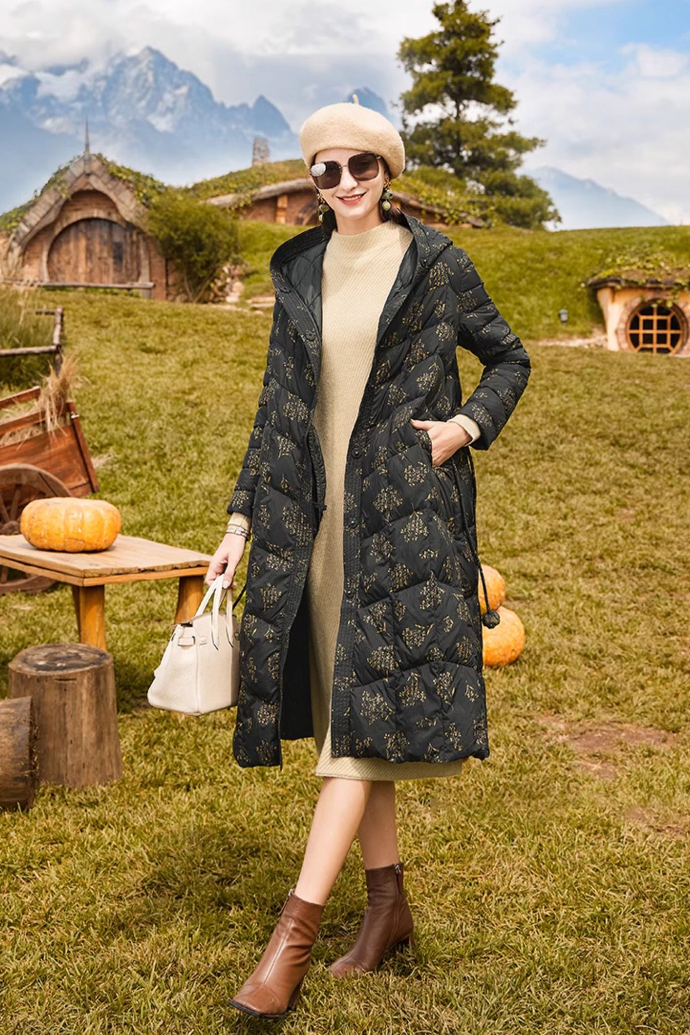KAMILAN Noir Botanique Quilted Down Coat with Golden Motif