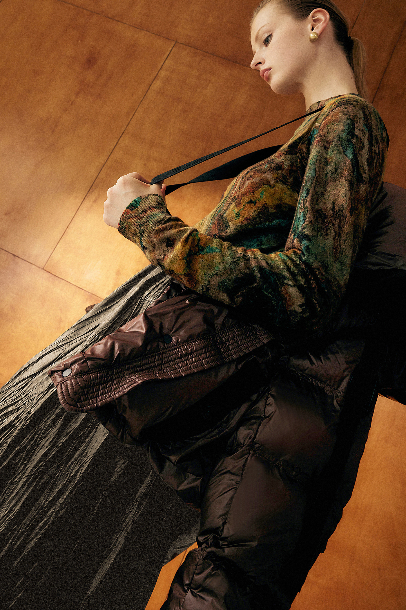 Kamilan Cropped Hooded Down Jacket in Urban Mocha