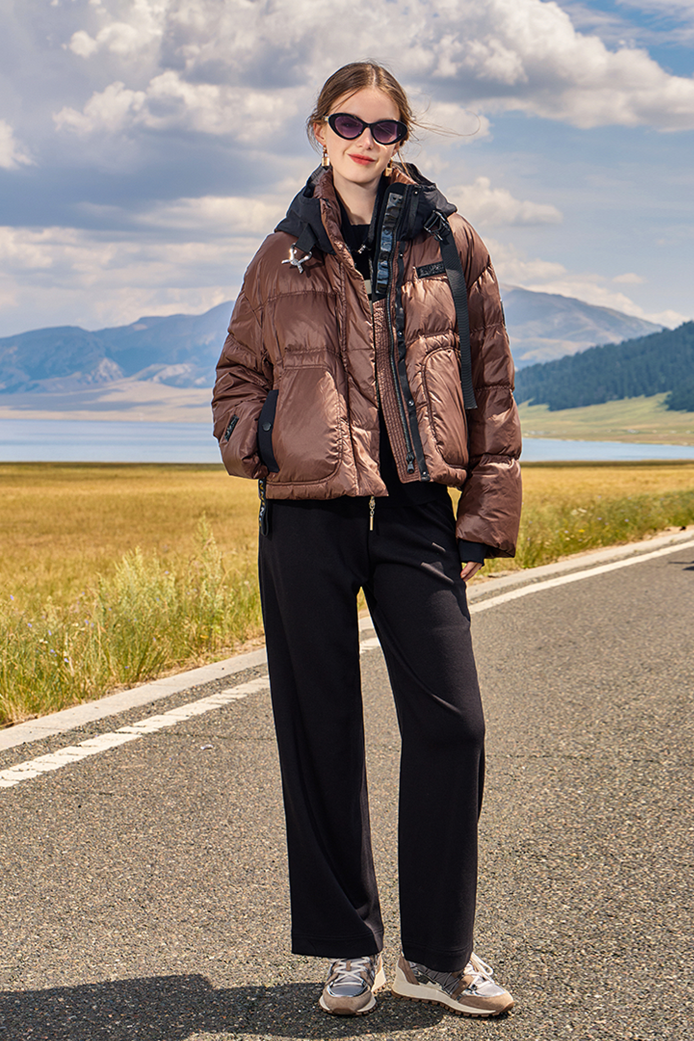 Kamilan Cropped Hooded Down Jacket in Urban Mocha