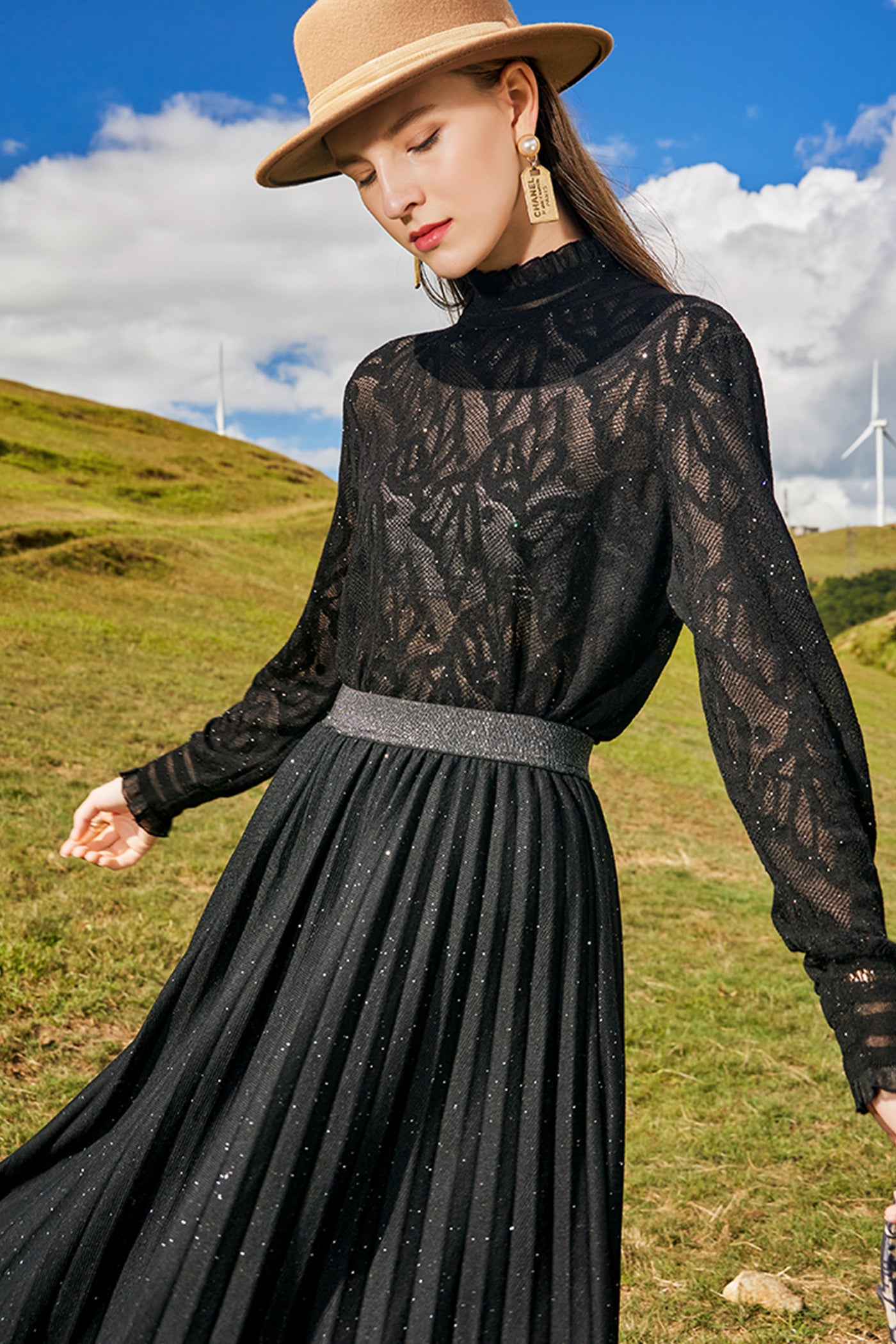 KAMILAN Glitter Pleated Midi Skirt in Flowing Silhouette