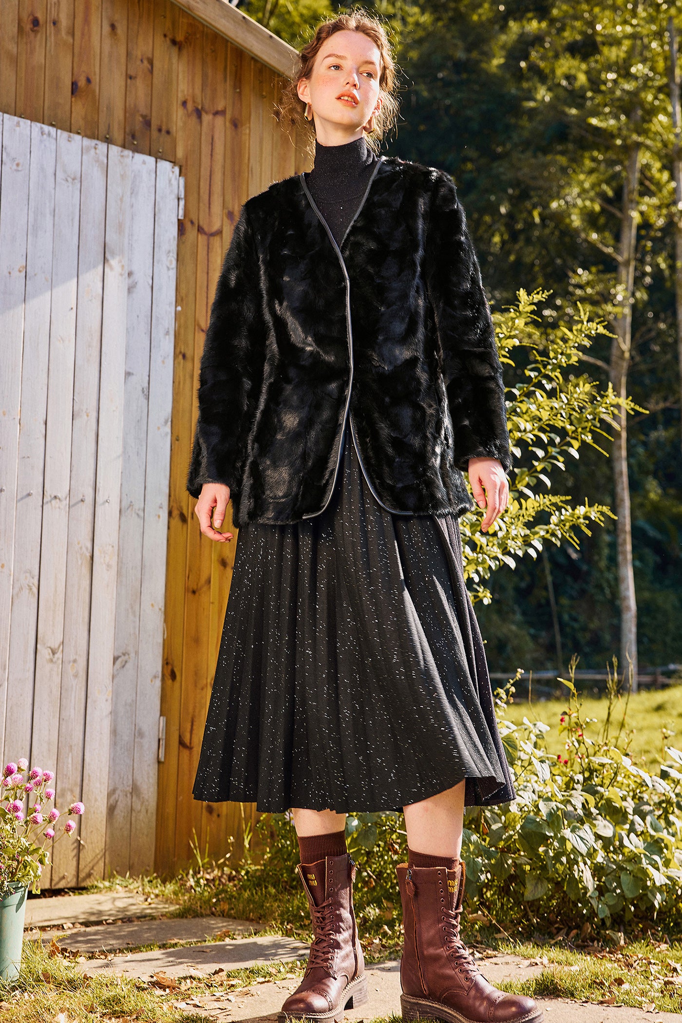 KAMILAN Glitter Pleated Midi Skirt in Flowing Silhouette