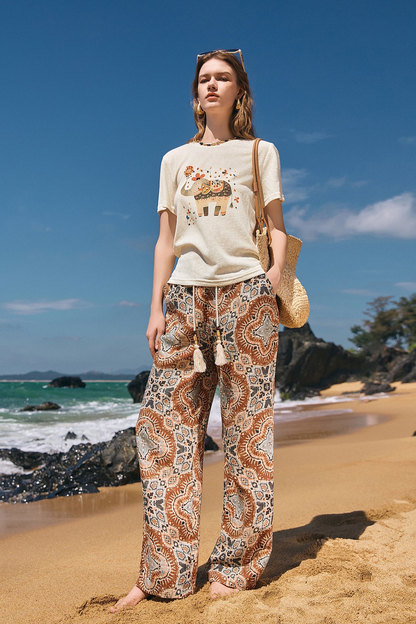 KAMILAN Embellished Elephant Motif Cotton Tee