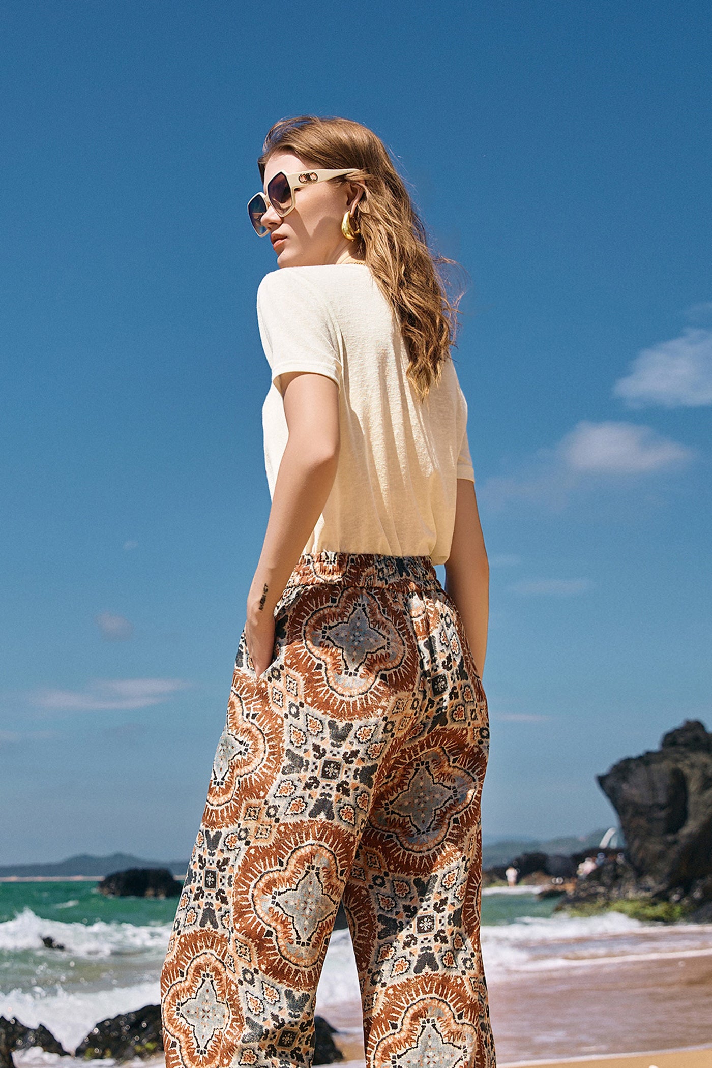 KAMILAN Embellished Elephant Motif Cotton Tee