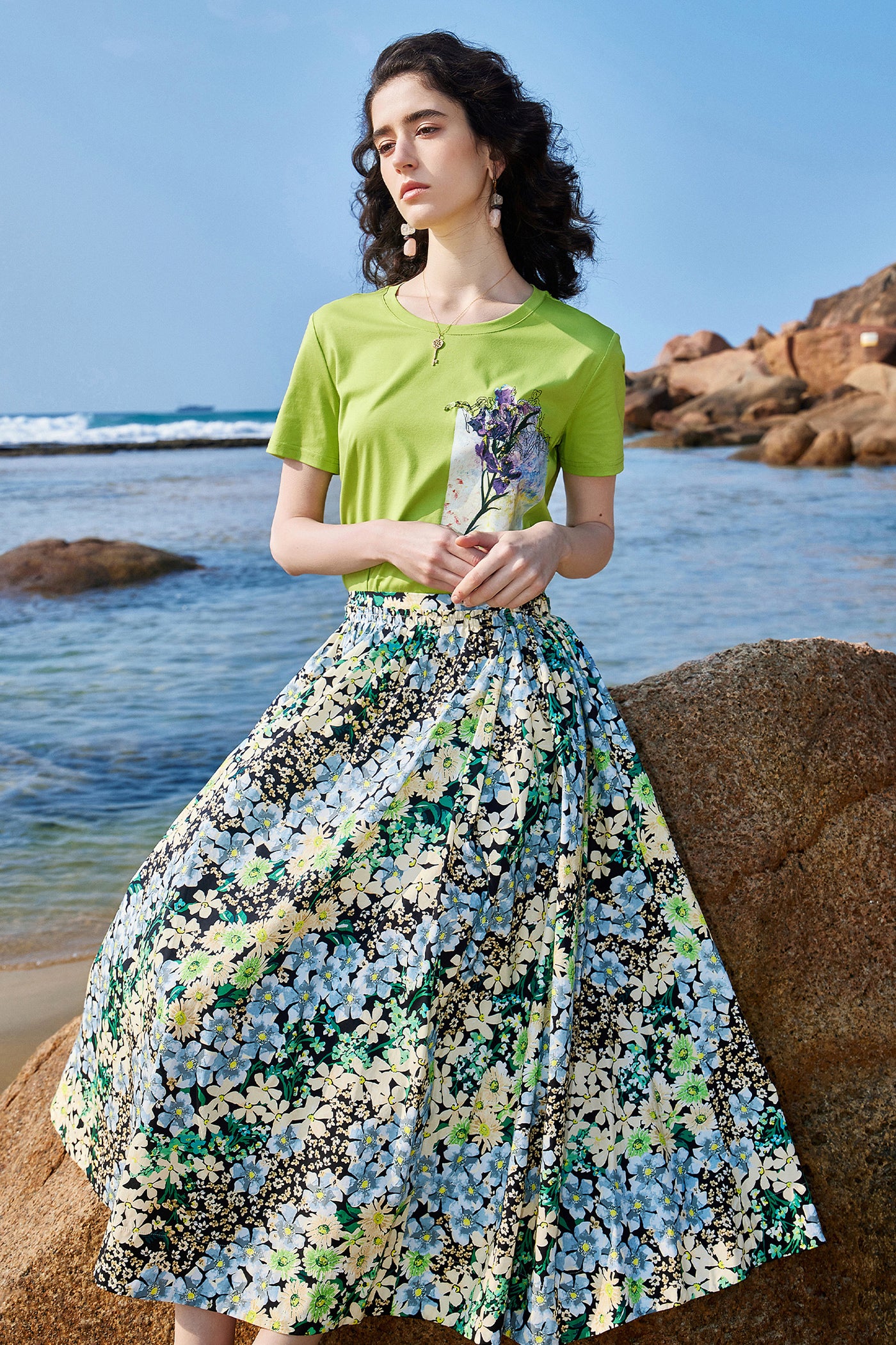 KAMILAN Floral Art Print Cotton Round Neck Tee