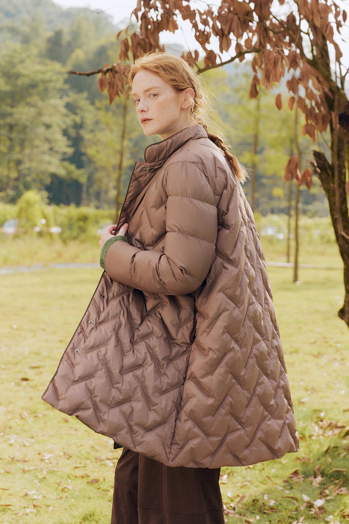 KAMILAN Quilted Mid-Length Down Coat in Sculptural Form
