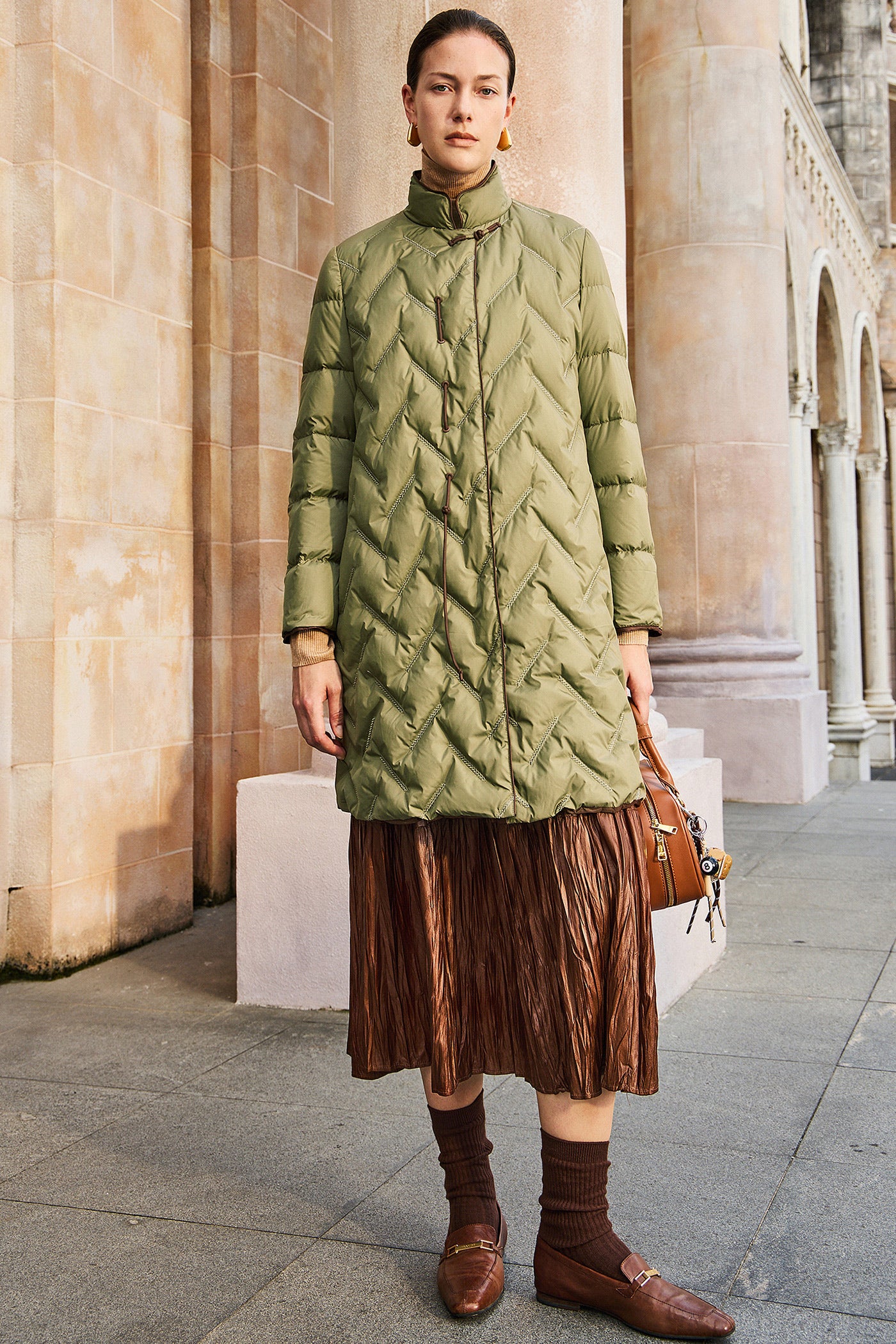 KAMILAN Quilted Mid-Length Down Coat in Sculptural Form