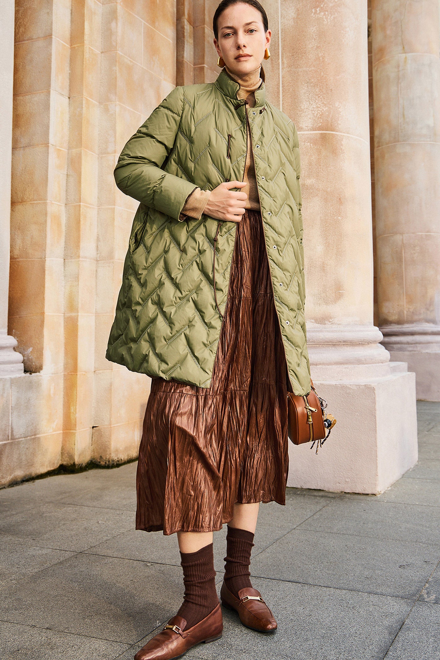 KAMILAN Quilted Mid-Length Down Coat in Sculptural Form