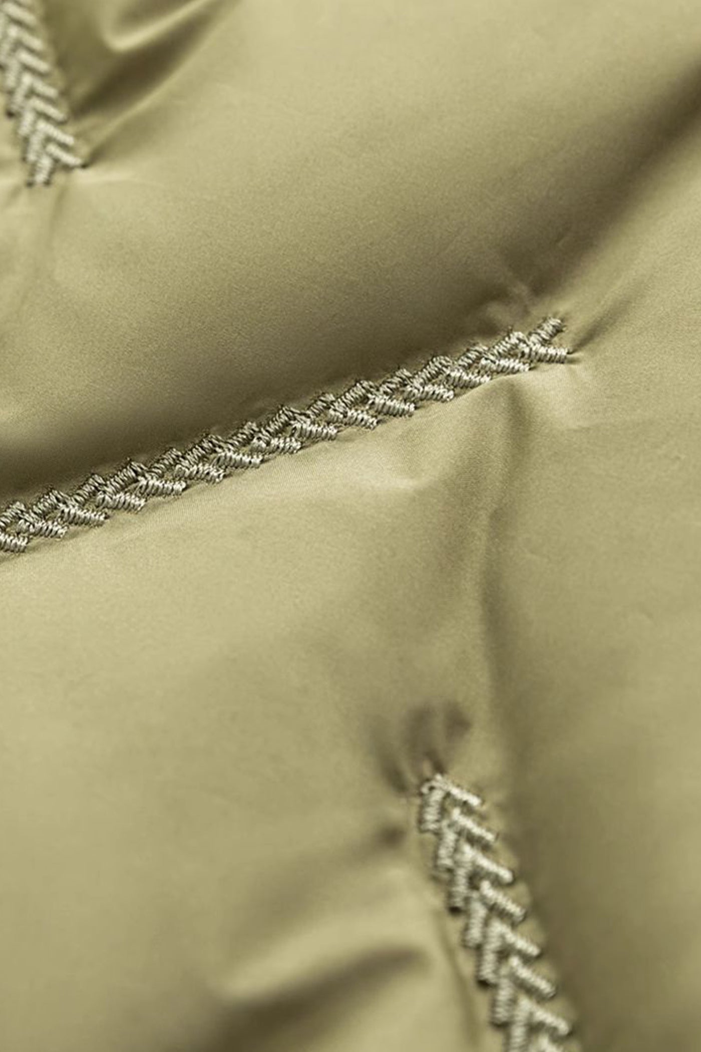 KAMILAN Quilted Mid-Length Down Coat in Sculptural Form