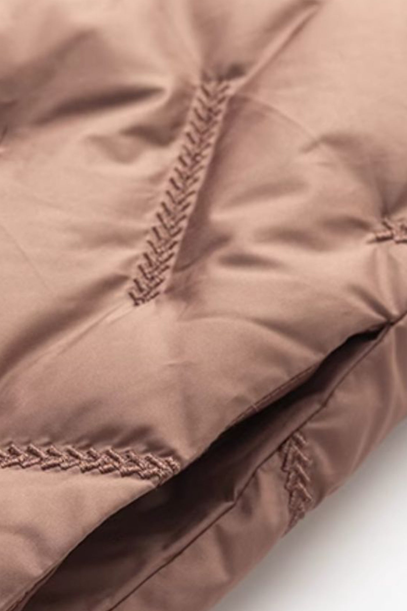 KAMILAN Quilted Mid-Length Down Coat in Sculptural Form