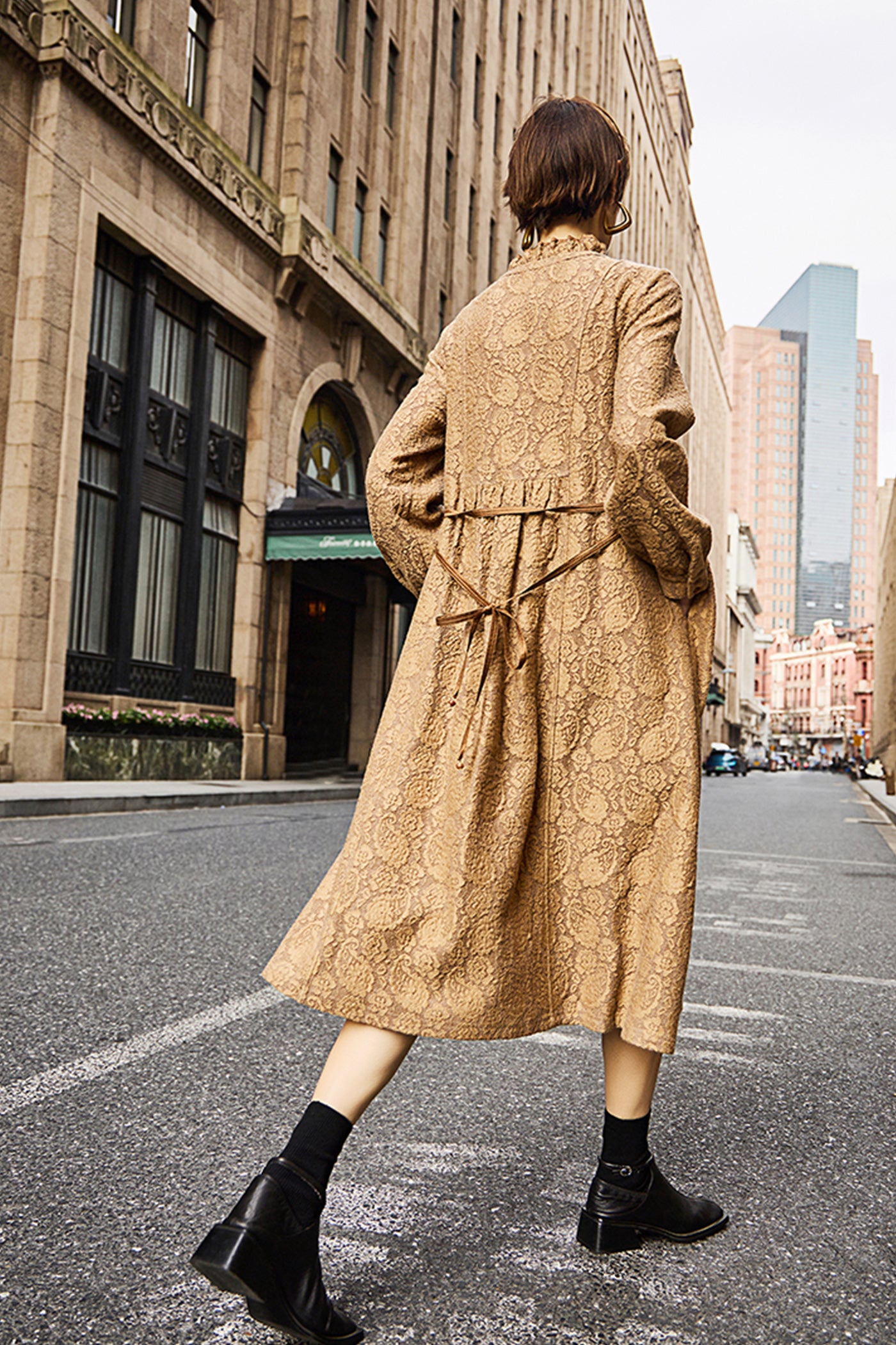 KAMILAN Jacquard Dress with Frilled Collar