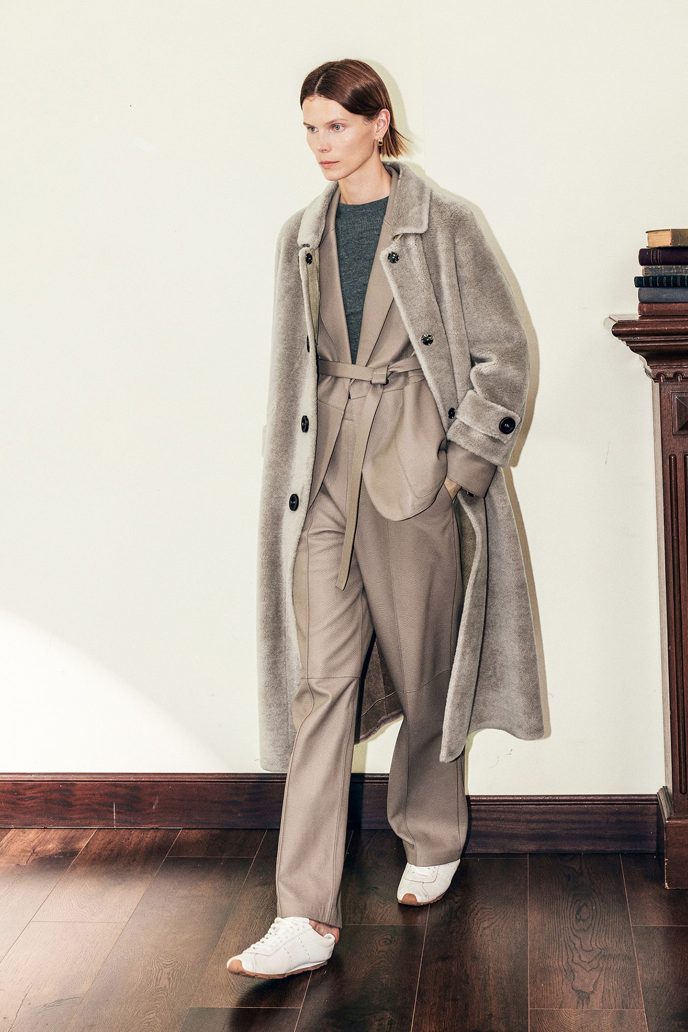KAMILAN Wool-Blend Long Coat for Autumn/Winter in a Sculpted Silhouette