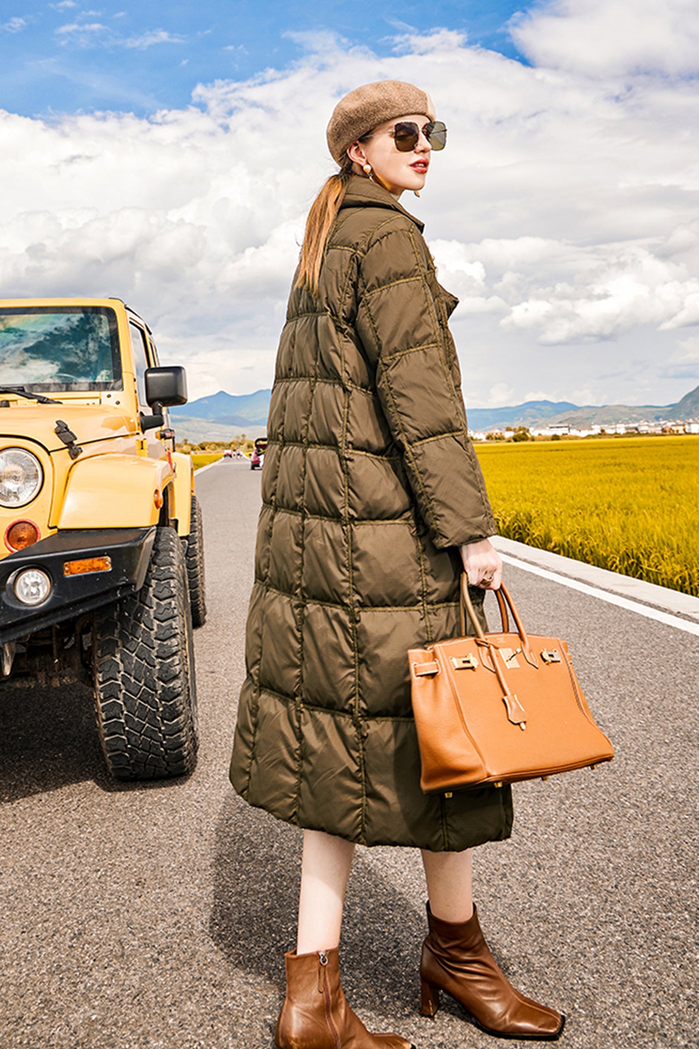 KAMILAN Quilted Down Coat with Structured Collar in a Mid-Length Silhouette