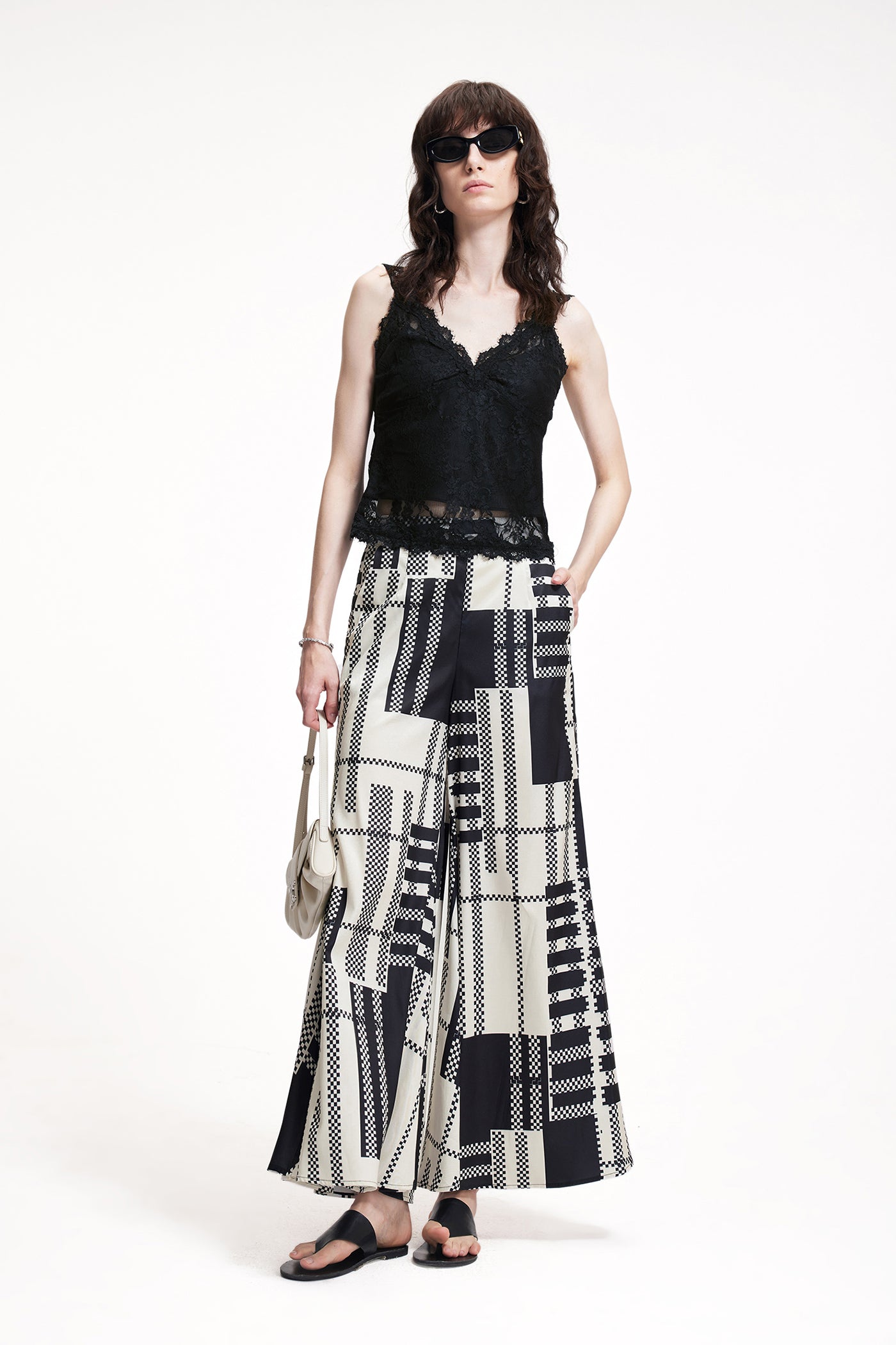 KAMILAN High-Waisted Wide-Leg Trousers with Geometric Print