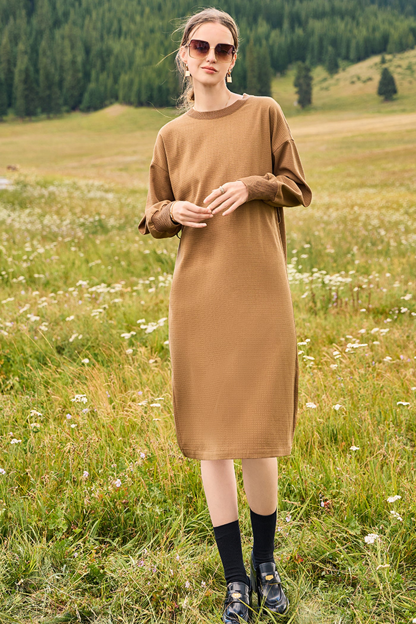 KAMILAN Autumn Knit Dress in Sculpted Silhouette with Crew Neckline
