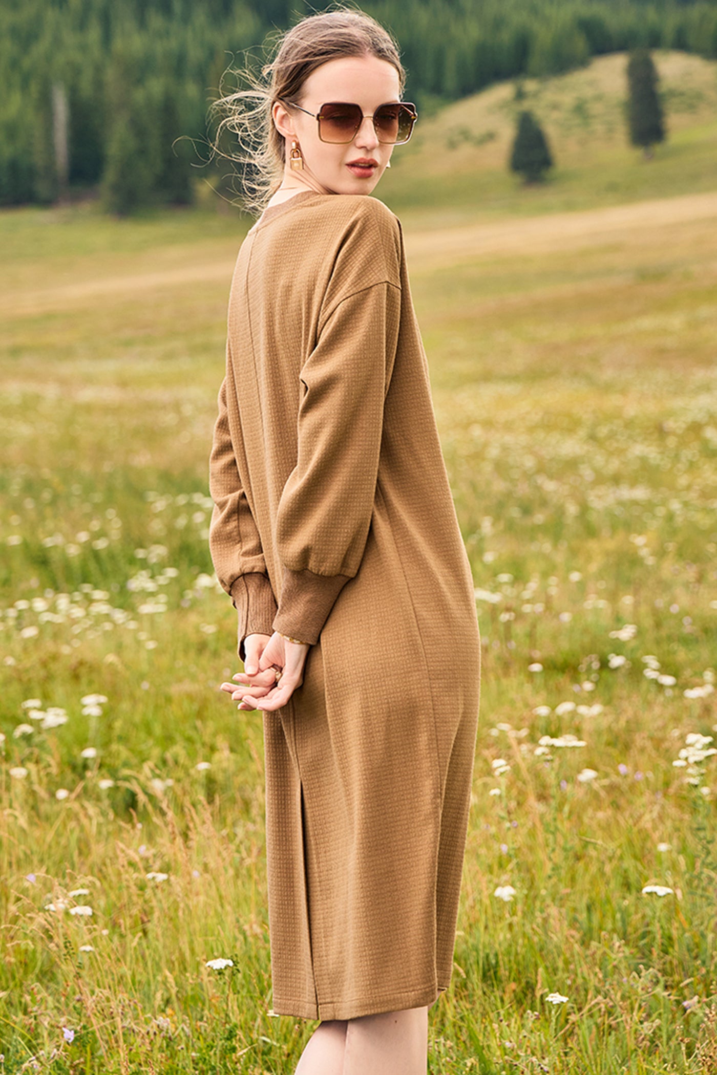 KAMILAN Autumn Knit Dress in Sculpted Silhouette with Crew Neckline