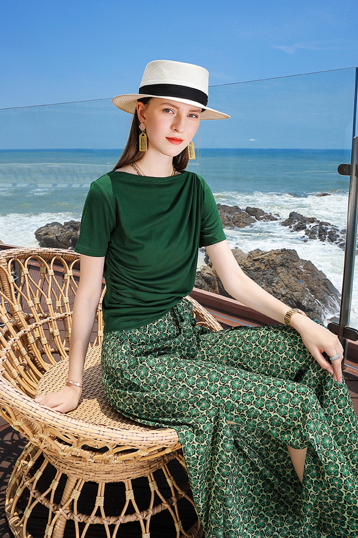 KAMILAN Fitted Green Draped Tee