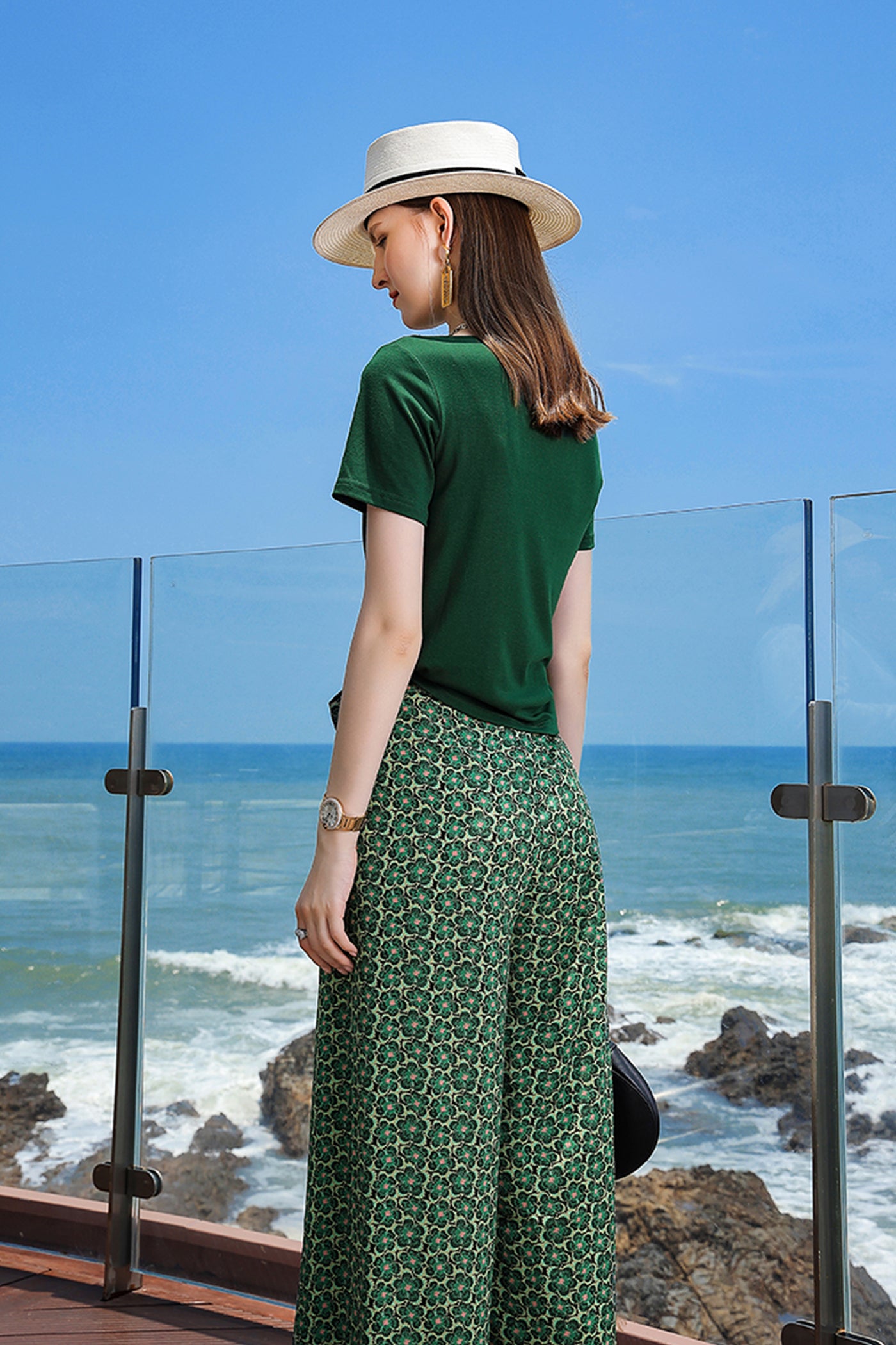KAMILAN Fitted Green Draped Tee