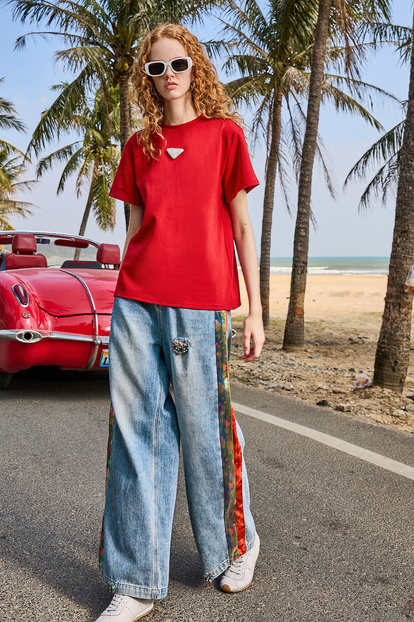 KAMILAN Crewneck Tee with Beaded Detail