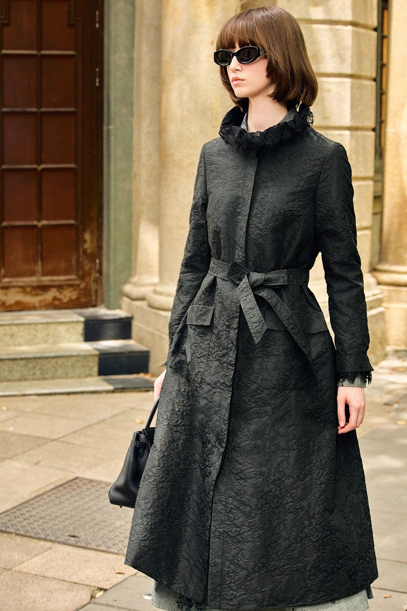 KAMILAN Mid-Length Jacquard Trench Coat with Belted Waist Detail