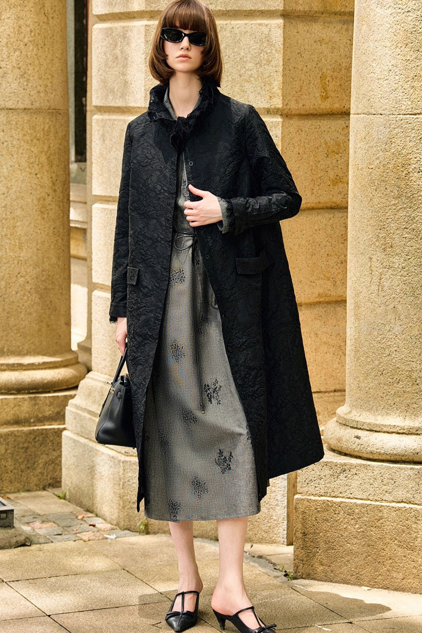 KAMILAN Mid-Length Jacquard Trench Coat with Belted Waist Detail