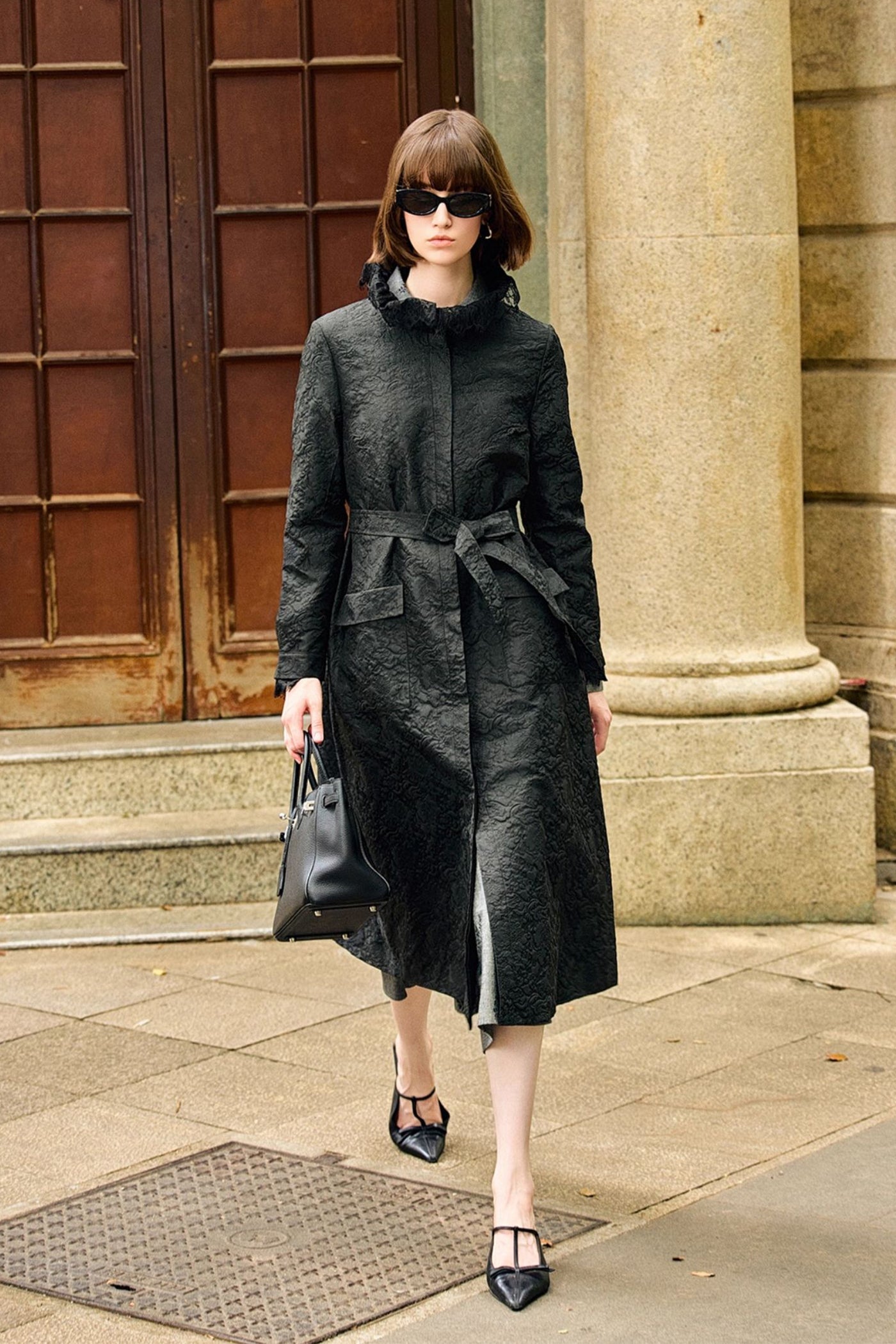 KAMILAN Mid-Length Jacquard Trench Coat with Belted Waist Detail