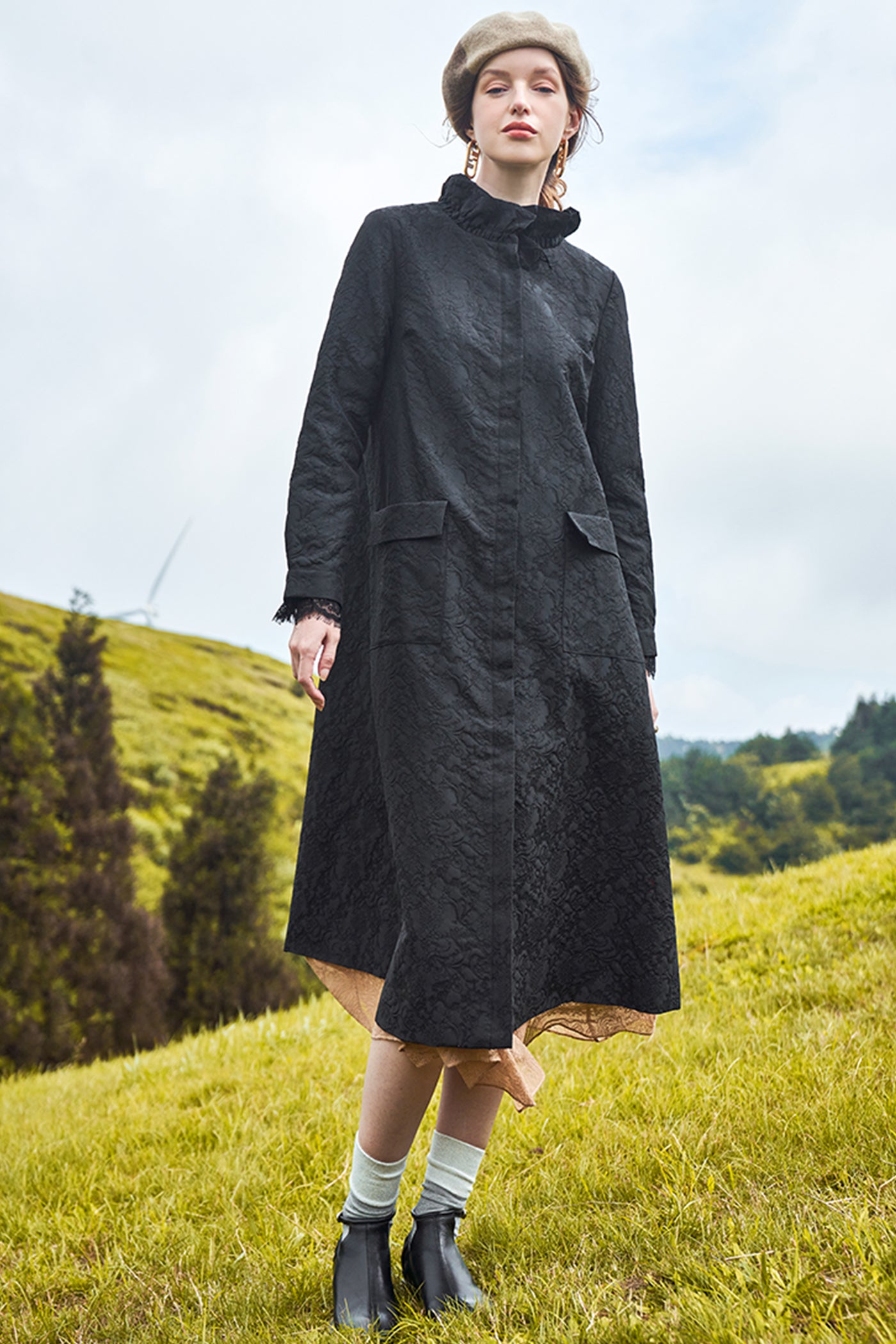 KAMILAN Mid-Length Jacquard Trench Coat with Belted Waist Detail