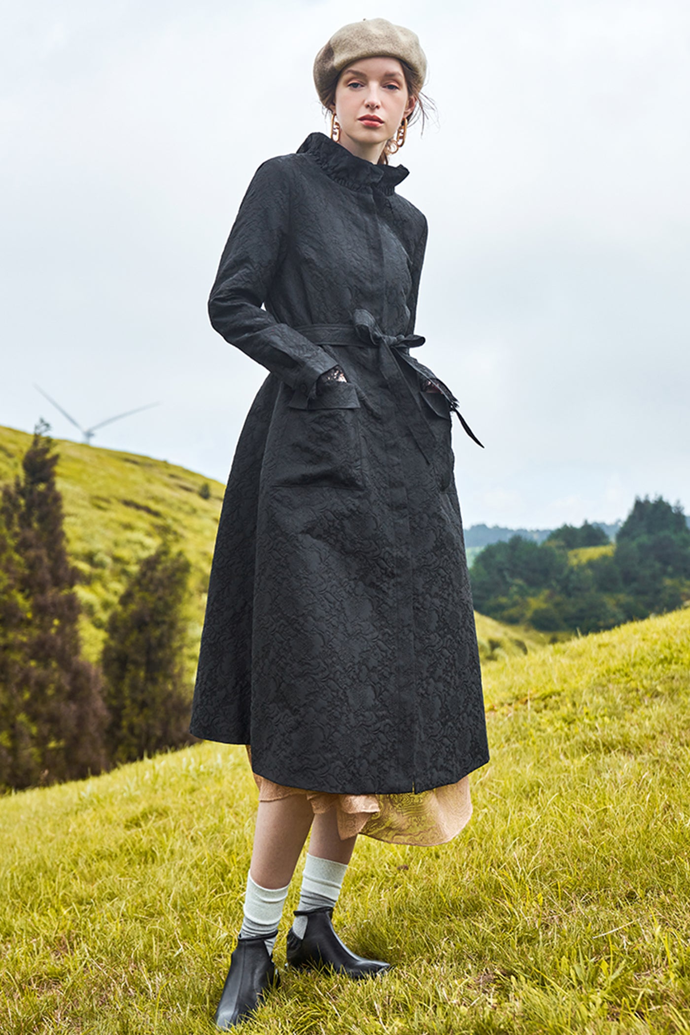 KAMILAN Mid-Length Jacquard Trench Coat with Belted Waist Detail