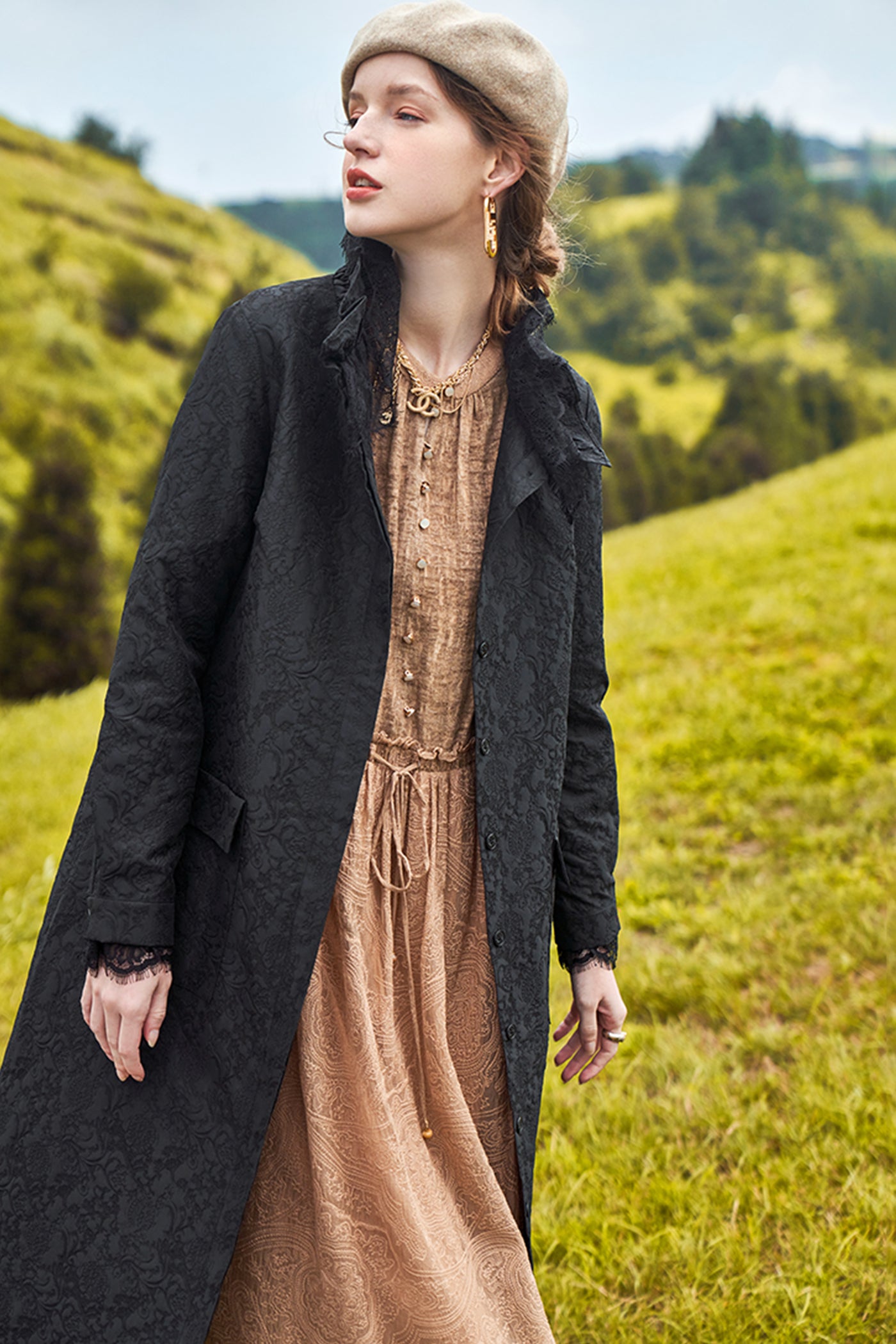KAMILAN Mid-Length Jacquard Trench Coat with Belted Waist Detail