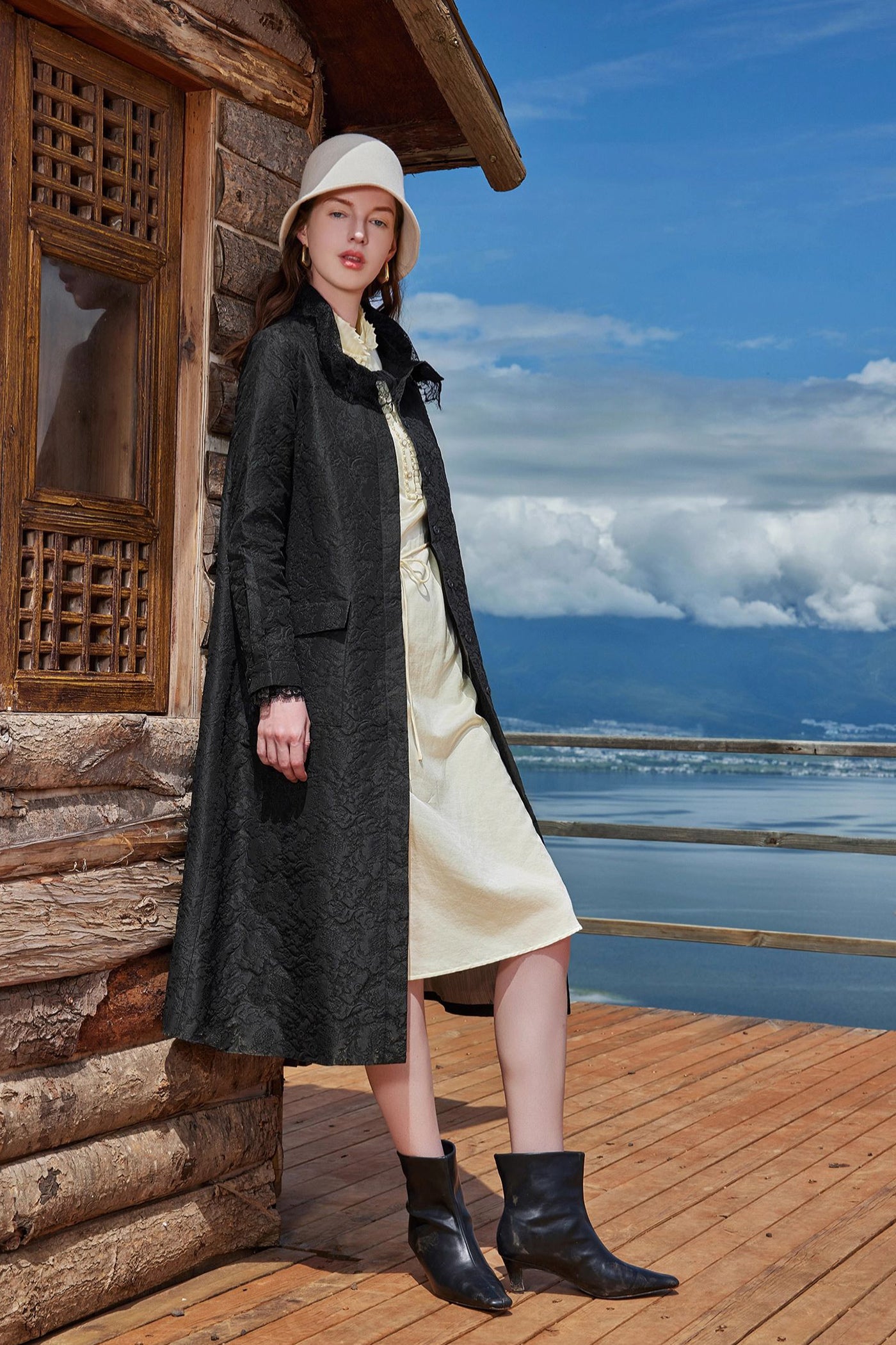 KAMILAN Mid-Length Jacquard Trench Coat with Belted Waist Detail