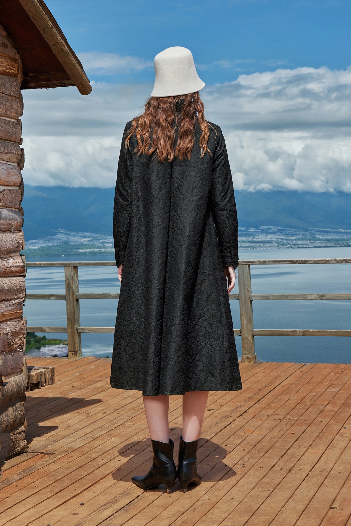 KAMILAN Mid-Length Jacquard Trench Coat with Belted Waist Detail