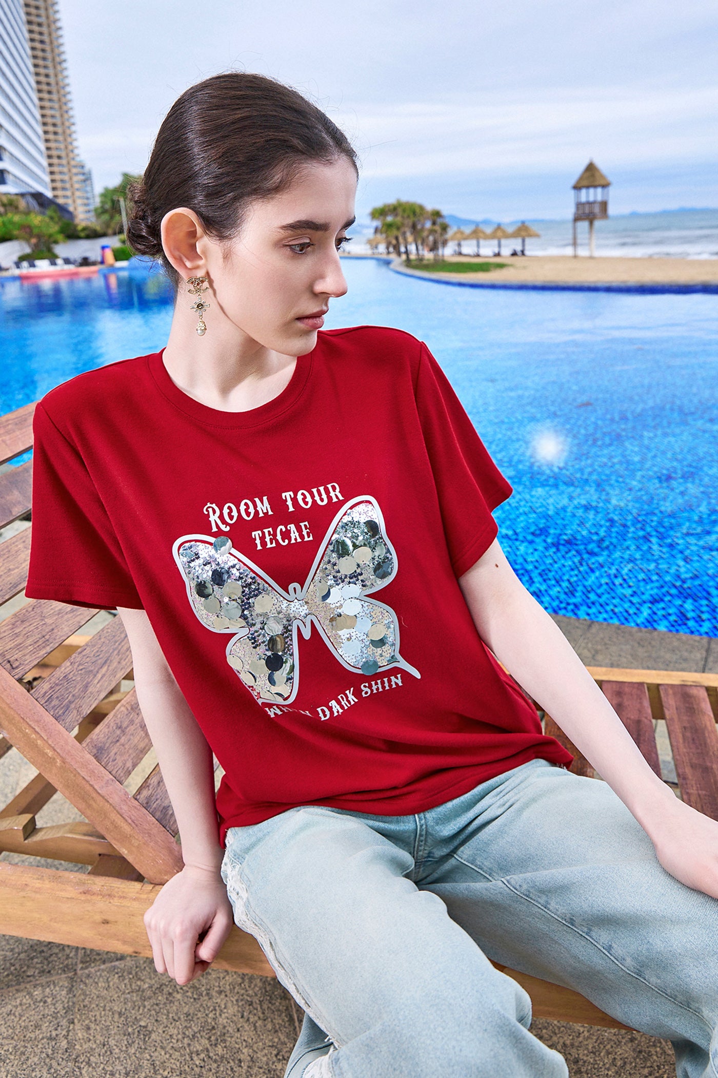 KAMILAN Embellished Butterfly Short-Sleeved Tee with Artistic Print