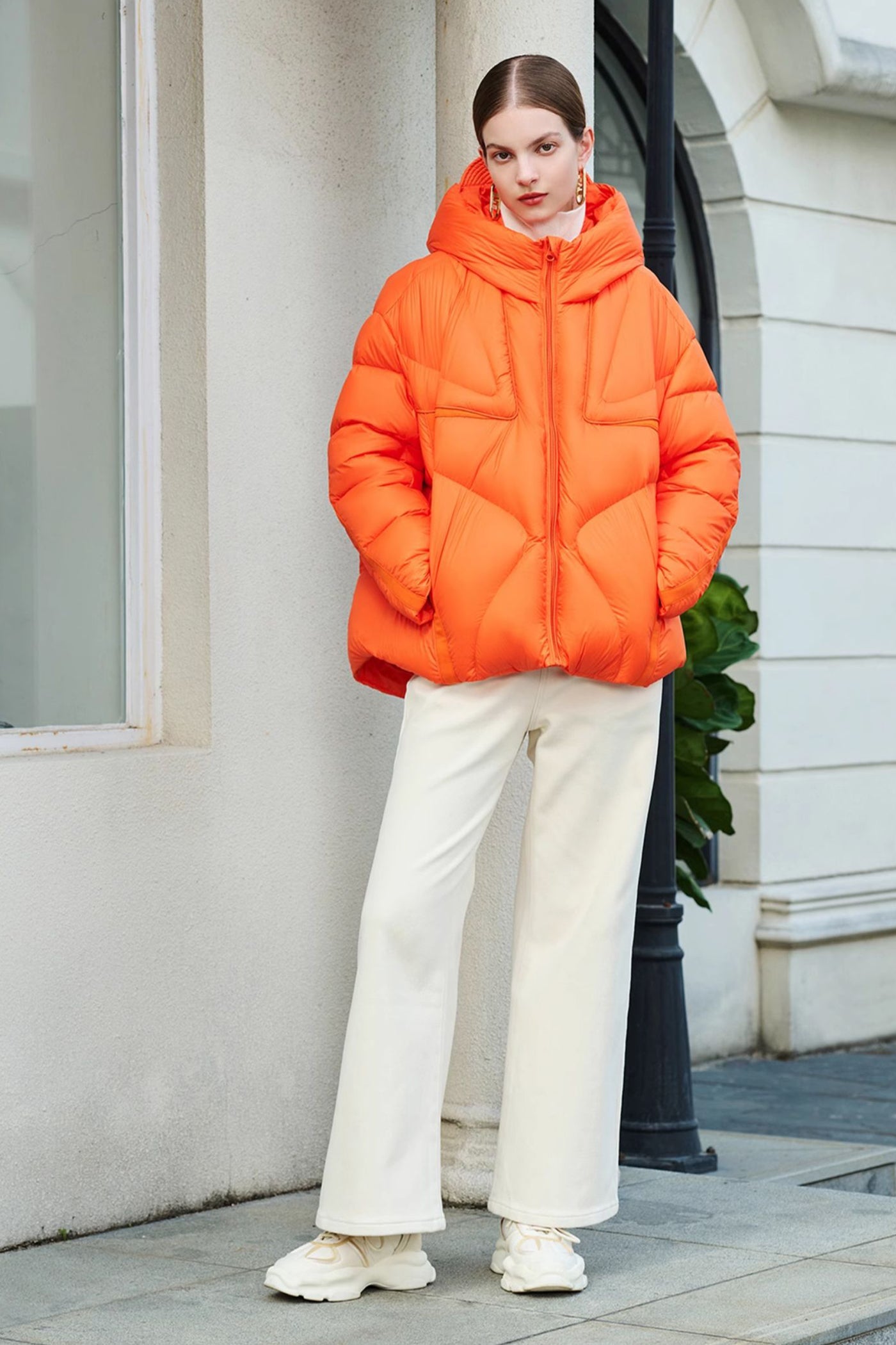 Kamilan Cropped Hooded Down Jacket in Urban Mocha