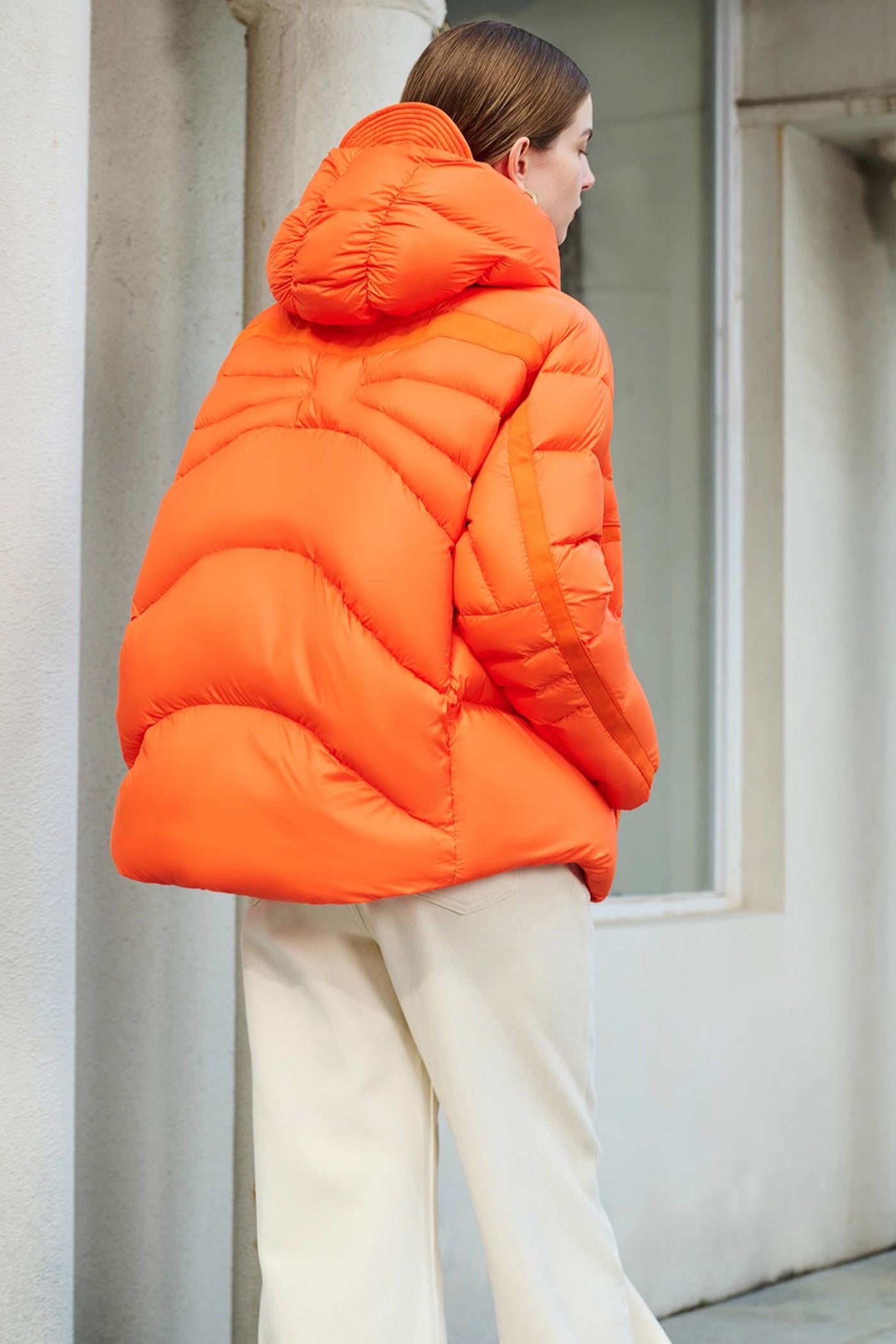 Kamilan Cropped Hooded Down Jacket in Urban Mocha