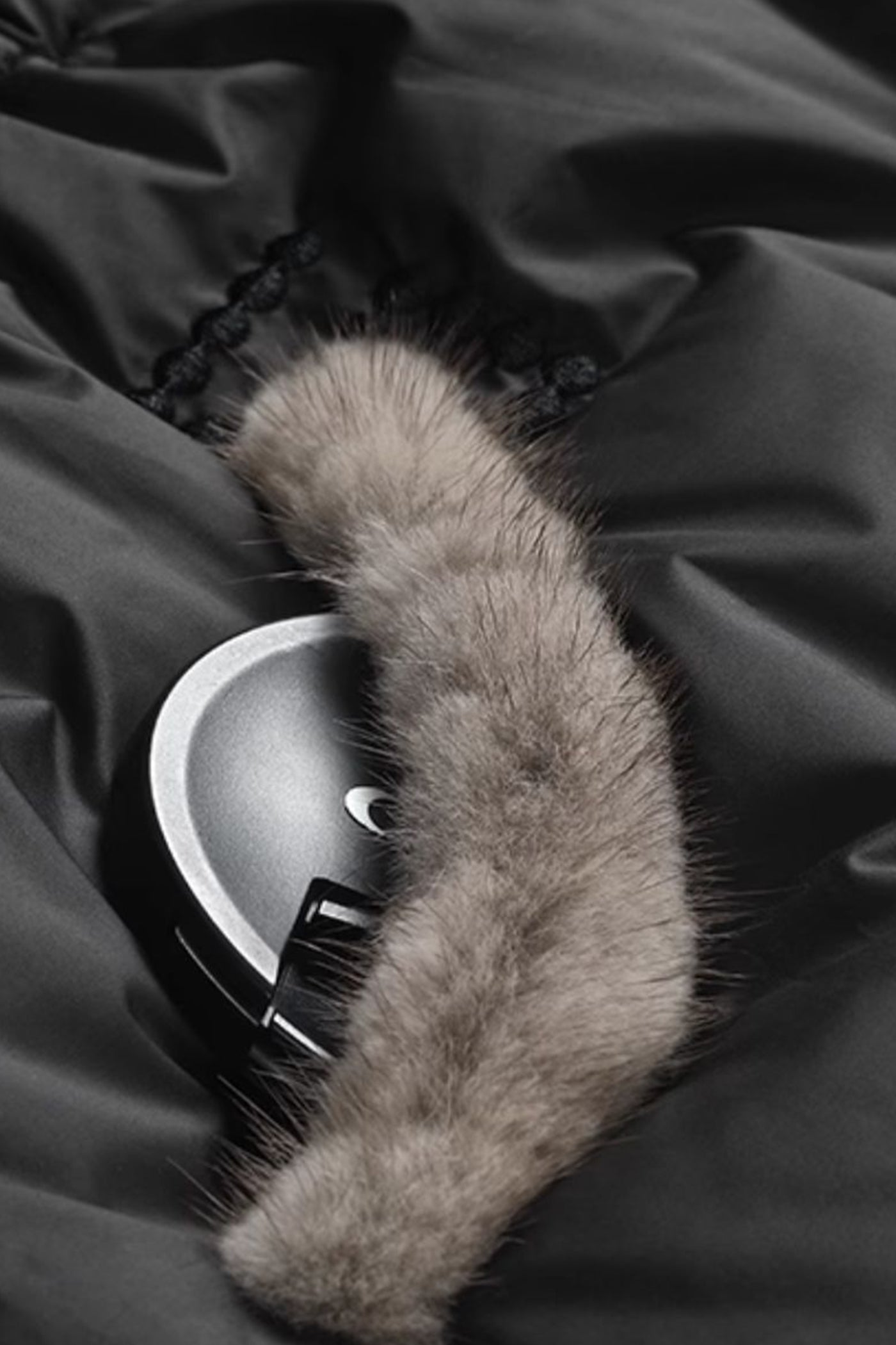 KAMILAN Women's Down Coat – 2025 Winter New White Goose Down Jacket with Mink Fur Splicing Design