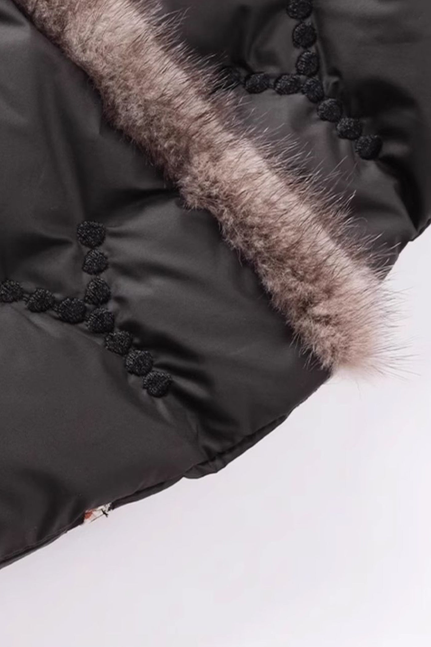 KAMILAN Women's White Goose Down Coat – 2025 Winter New Mid-Length Embroidered Down Jacket with Mink Fur Collar Splicing