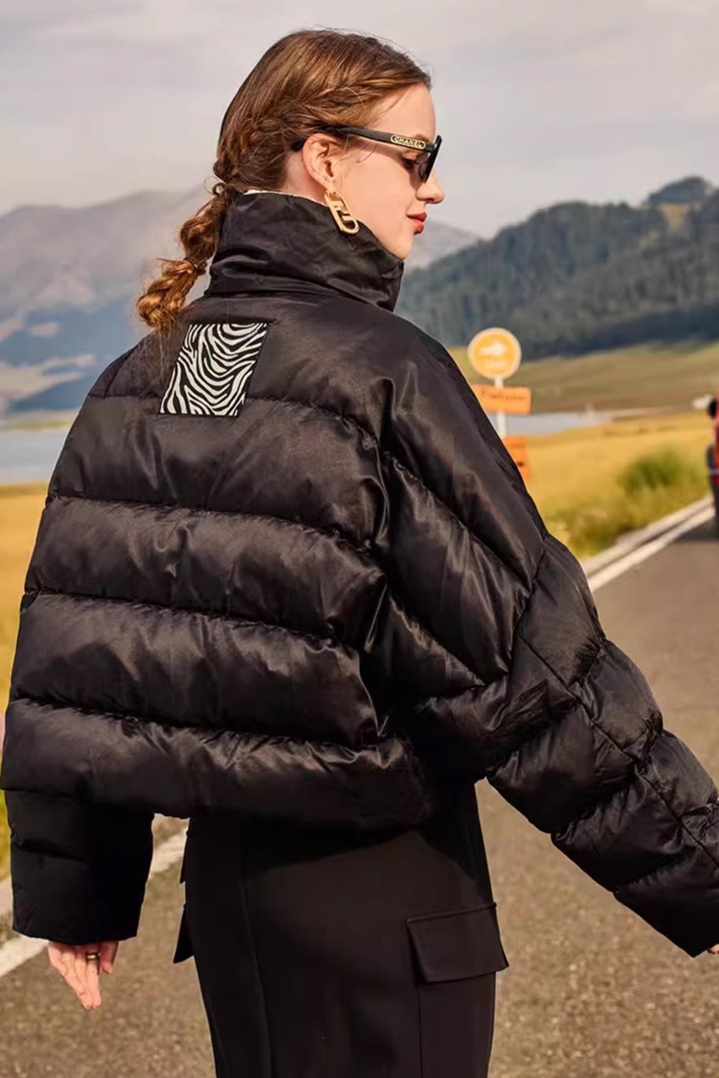 KAMILAN Women's Short Goose Down Jacket – 2025 Winter New White Goose Down Puffer Coat with High Collar