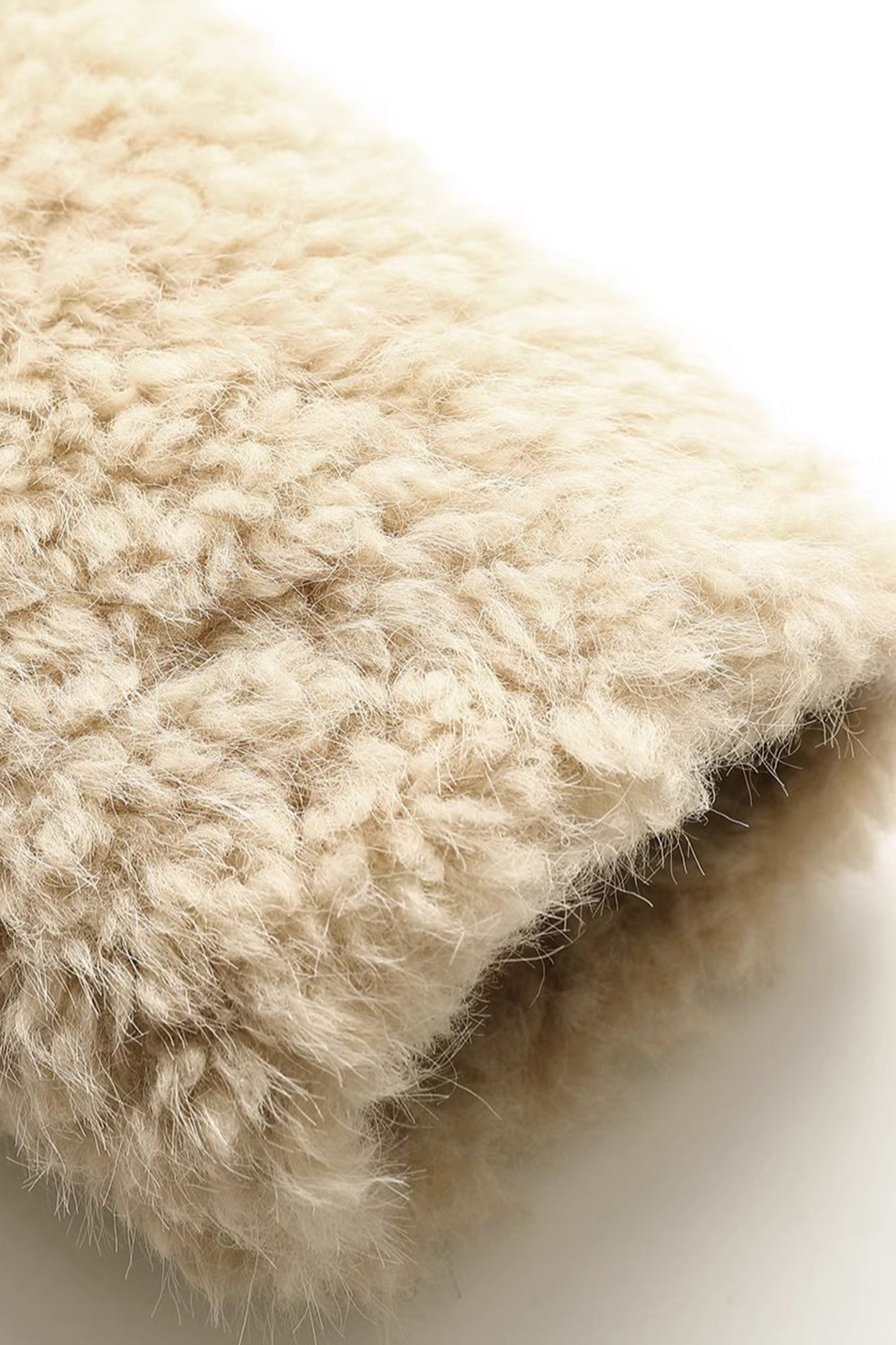 KAMILAN faux fur one V-neck environmental protection fur women's winter short warm Mao Maofaux fur coat.