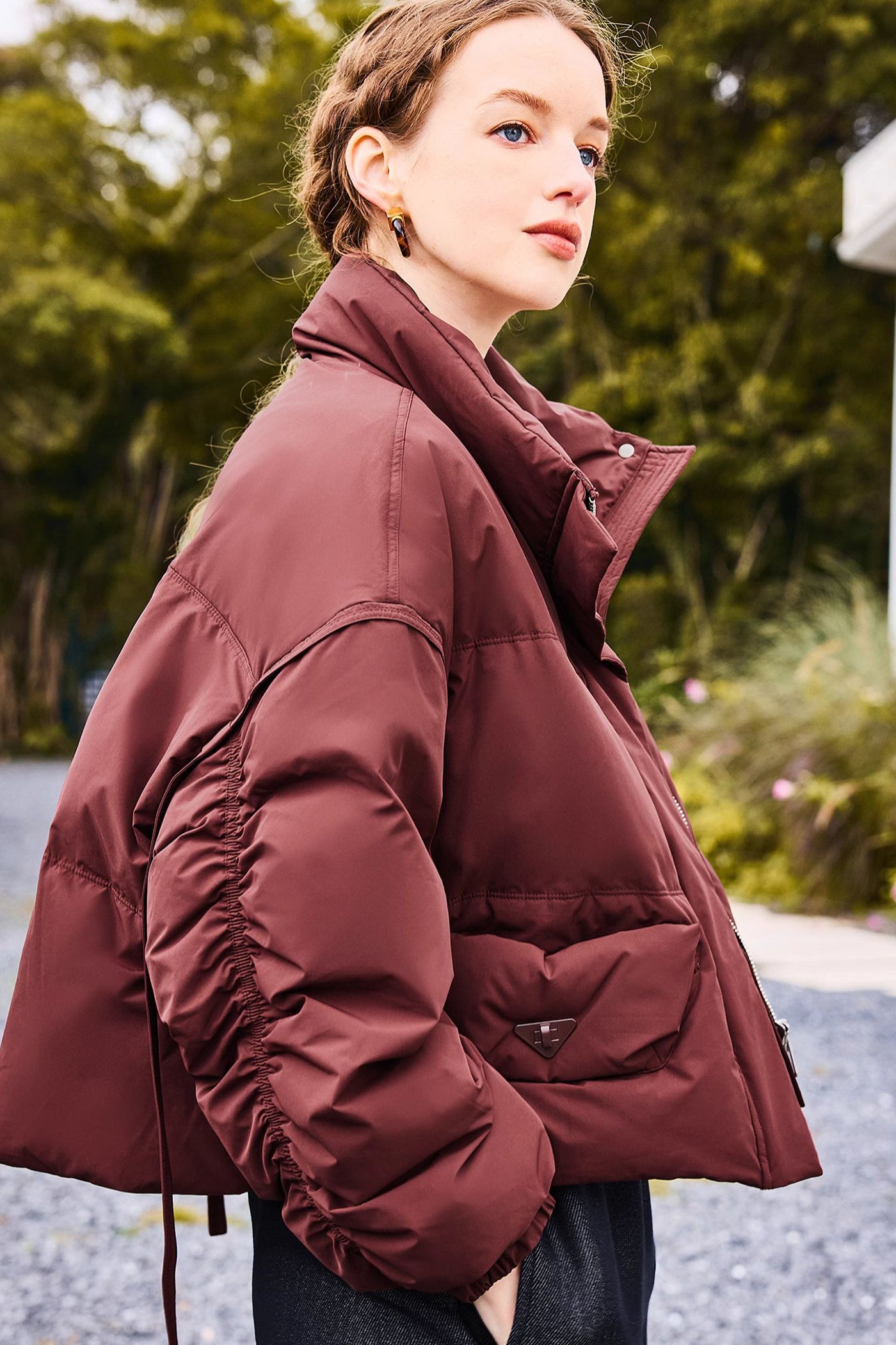 KAMILAN Women's Short Down Puffer Jacket 2025 Winter Casual High-Neck White Duck Down Coat for Petite Figures
