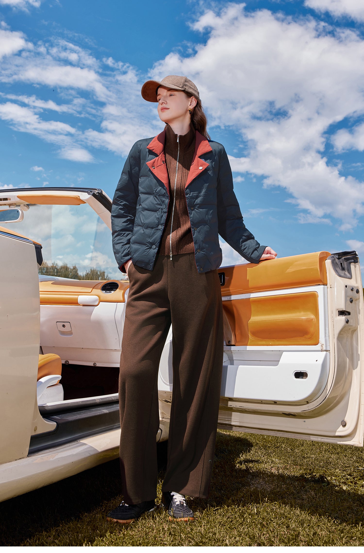 KAMILAN Short and lightweight warm down jacket for women, 2025 winter new style, white down jacket with two-sided wearability