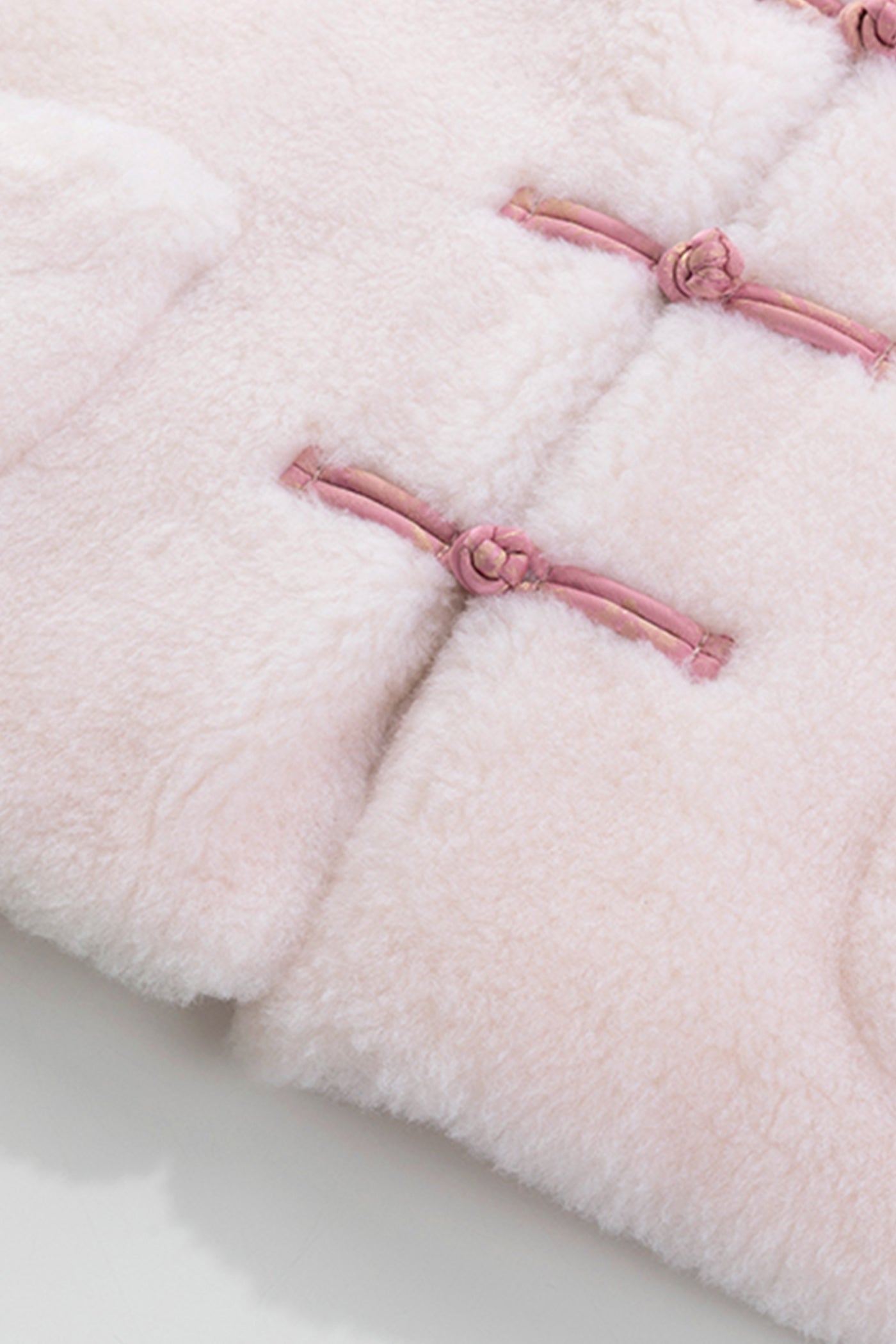 KAMILAN Short-Length New Chinese-style Retro Shearling Coat (2025 Winter, Mid-Length Warm Shearling Jacket)