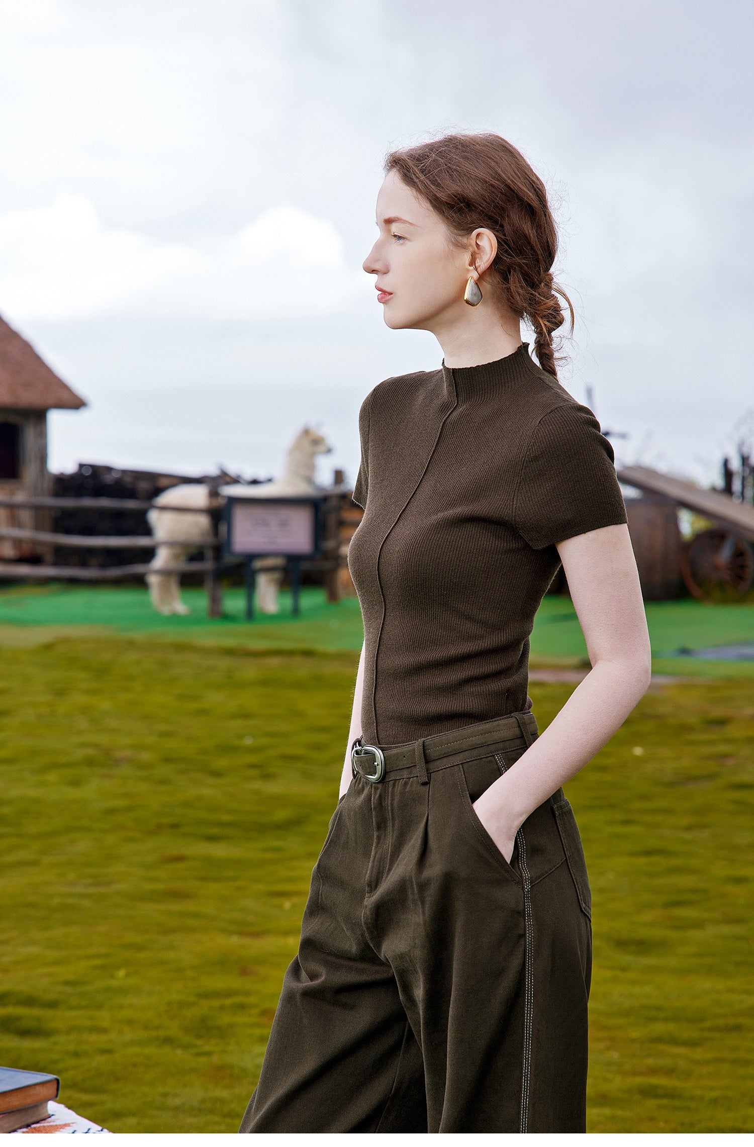 KAMILAN Short-sleeved knitted top for women, 2025 autumn new style, short and fitted, slimming and stylish wool sweater, cardigan