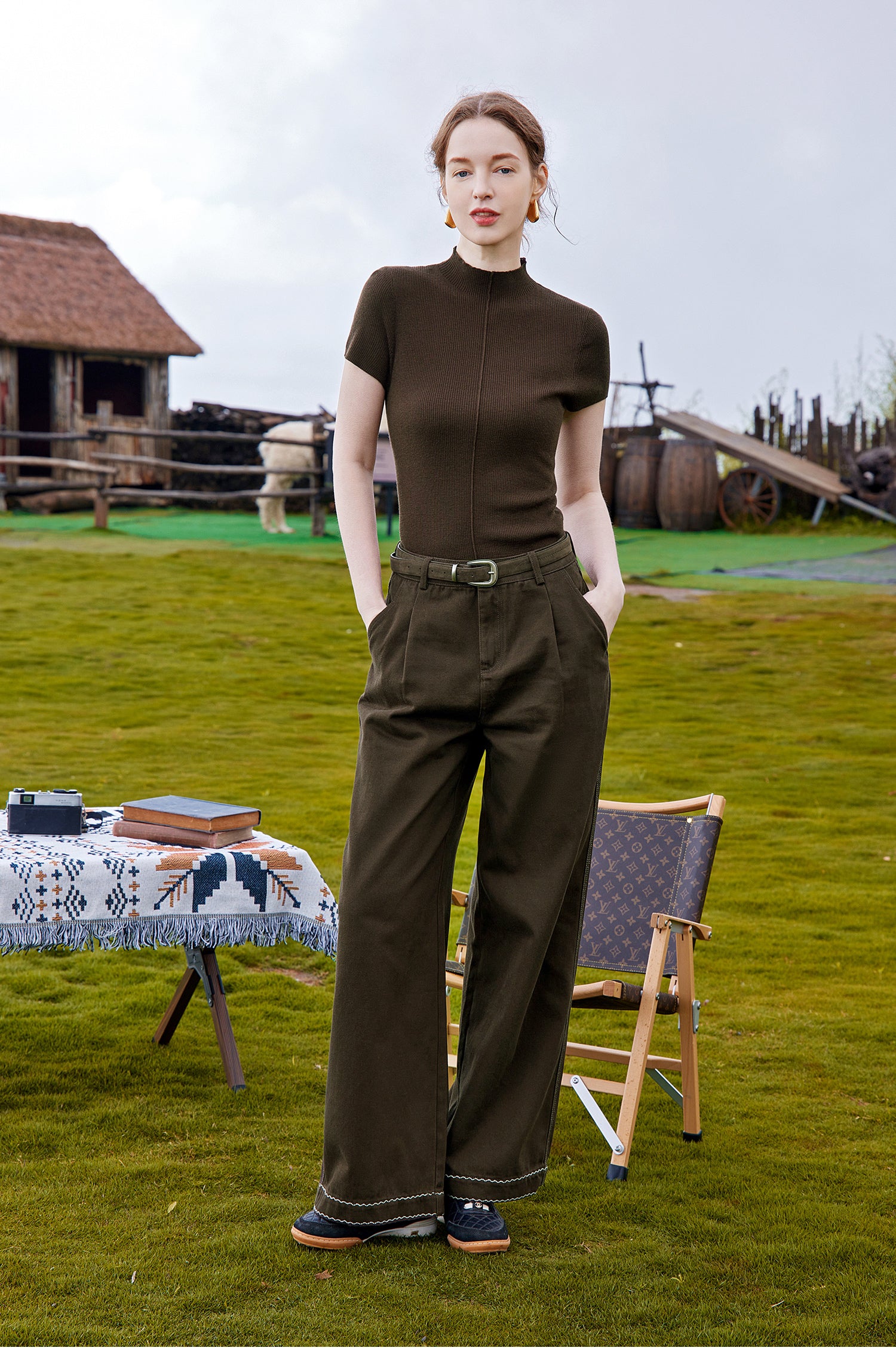 KAMILAN Short-sleeved knitted top for women, 2025 autumn new style, short and fitted, slimming and stylish wool sweater, cardigan