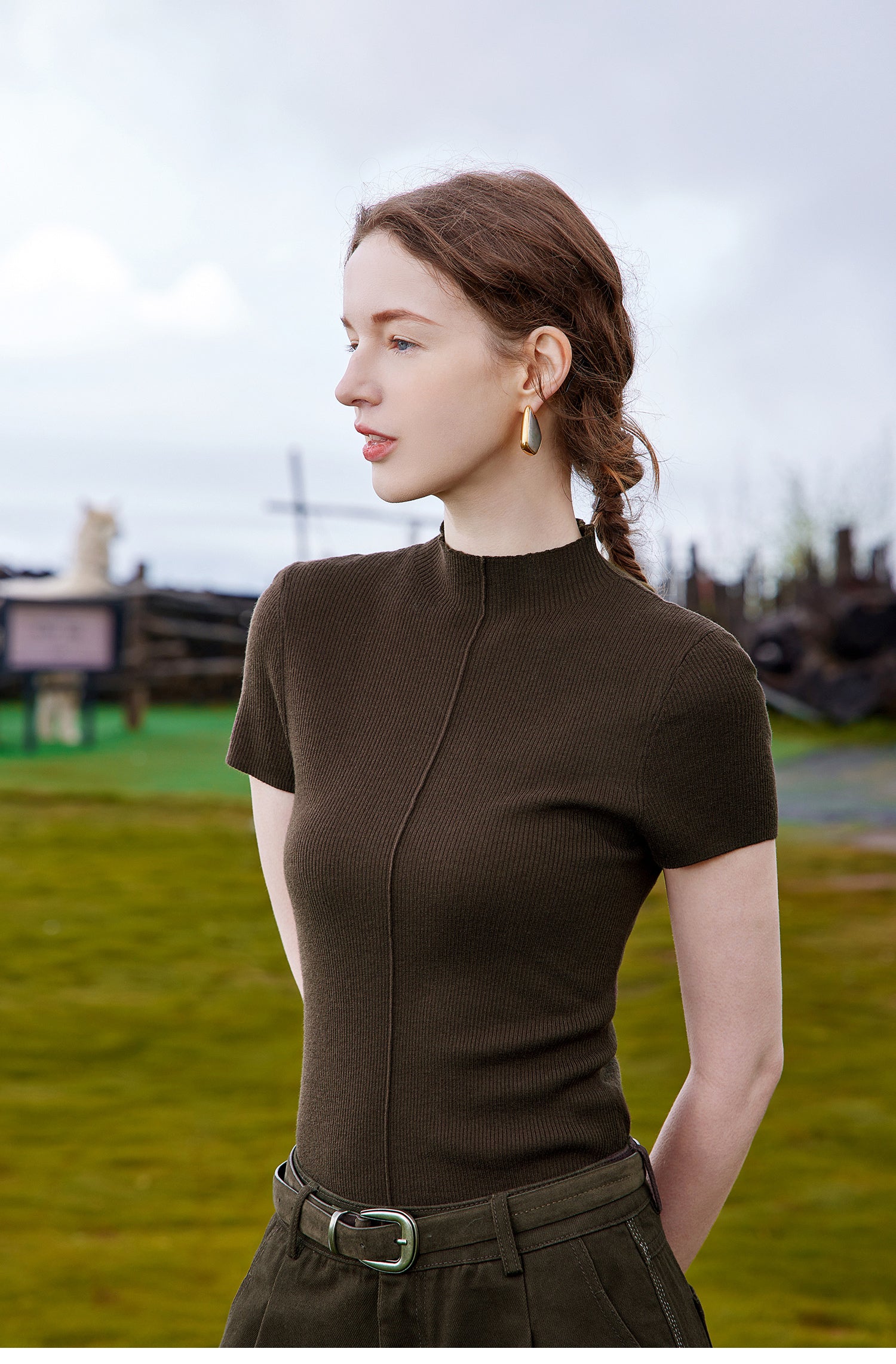 KAMILAN Short-sleeved knitted top for women, 2025 autumn new style, short and fitted, slimming and stylish wool sweater, cardigan