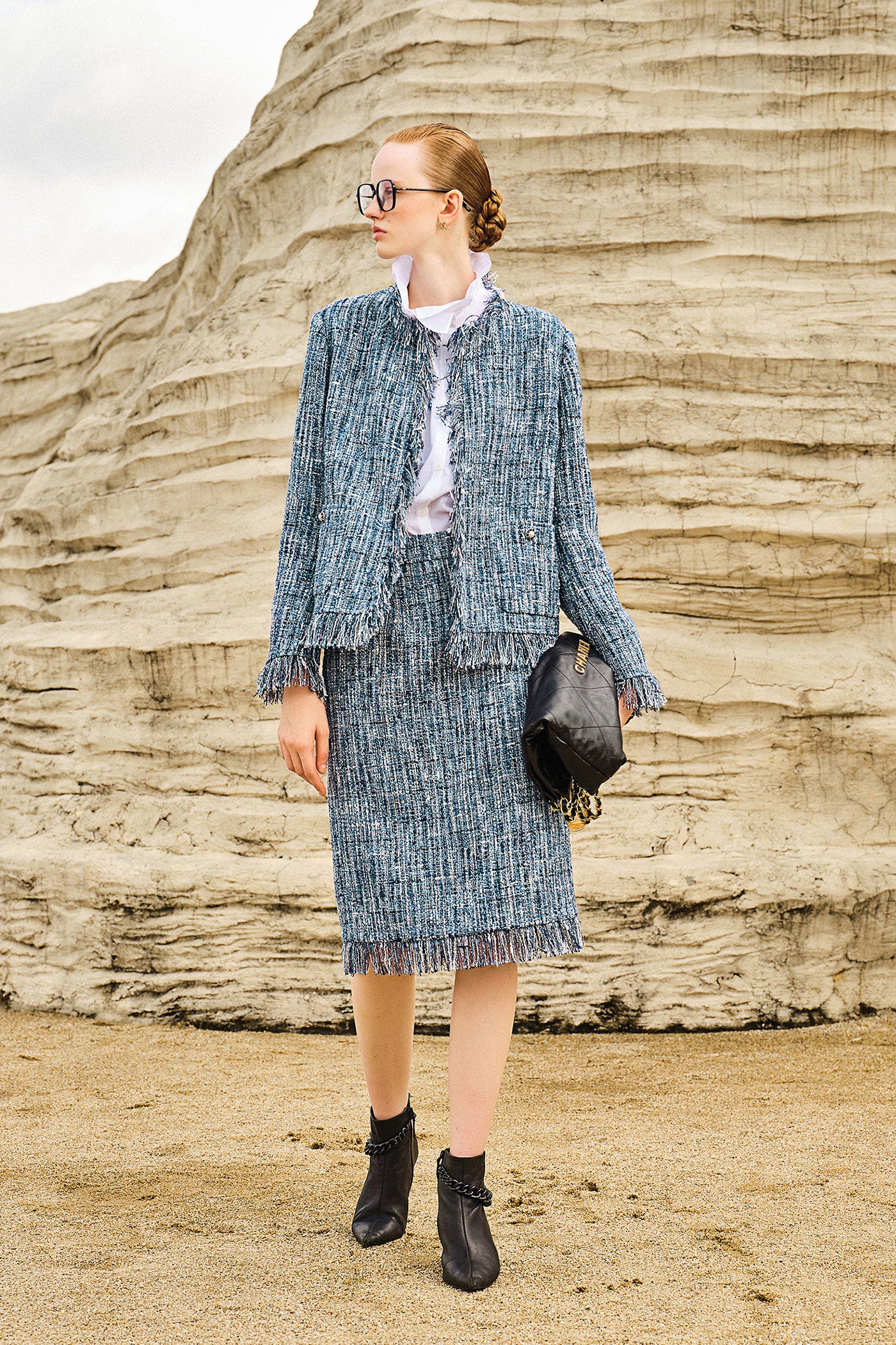 KAMILAN French Chic High-Waist Midi Skirt – 2025 Autumn New Tweed-Inspired Straight Skirt with Fringe Detail