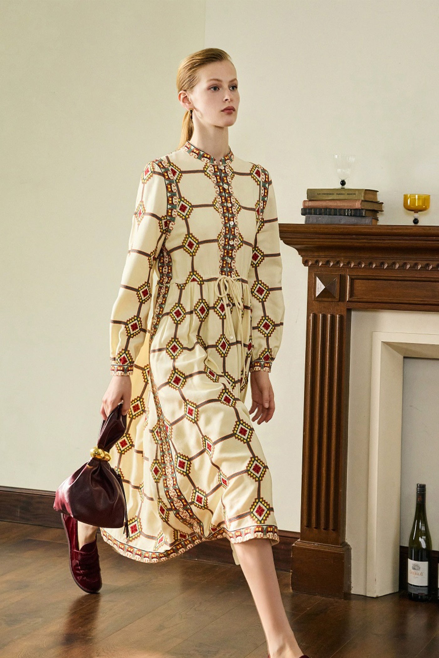 Camillo French small stand up collar high waisted dress for women in the spring of 2025, mid length embroidered A-line skirt