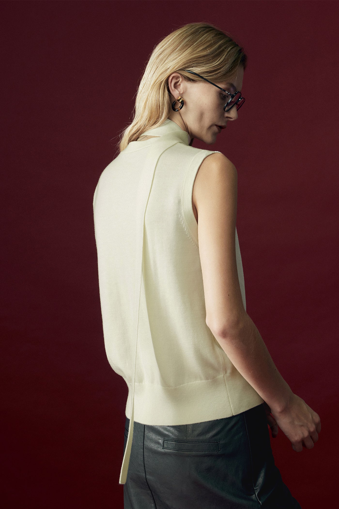 KAMILAN French Design Sleeveless Knitted Top